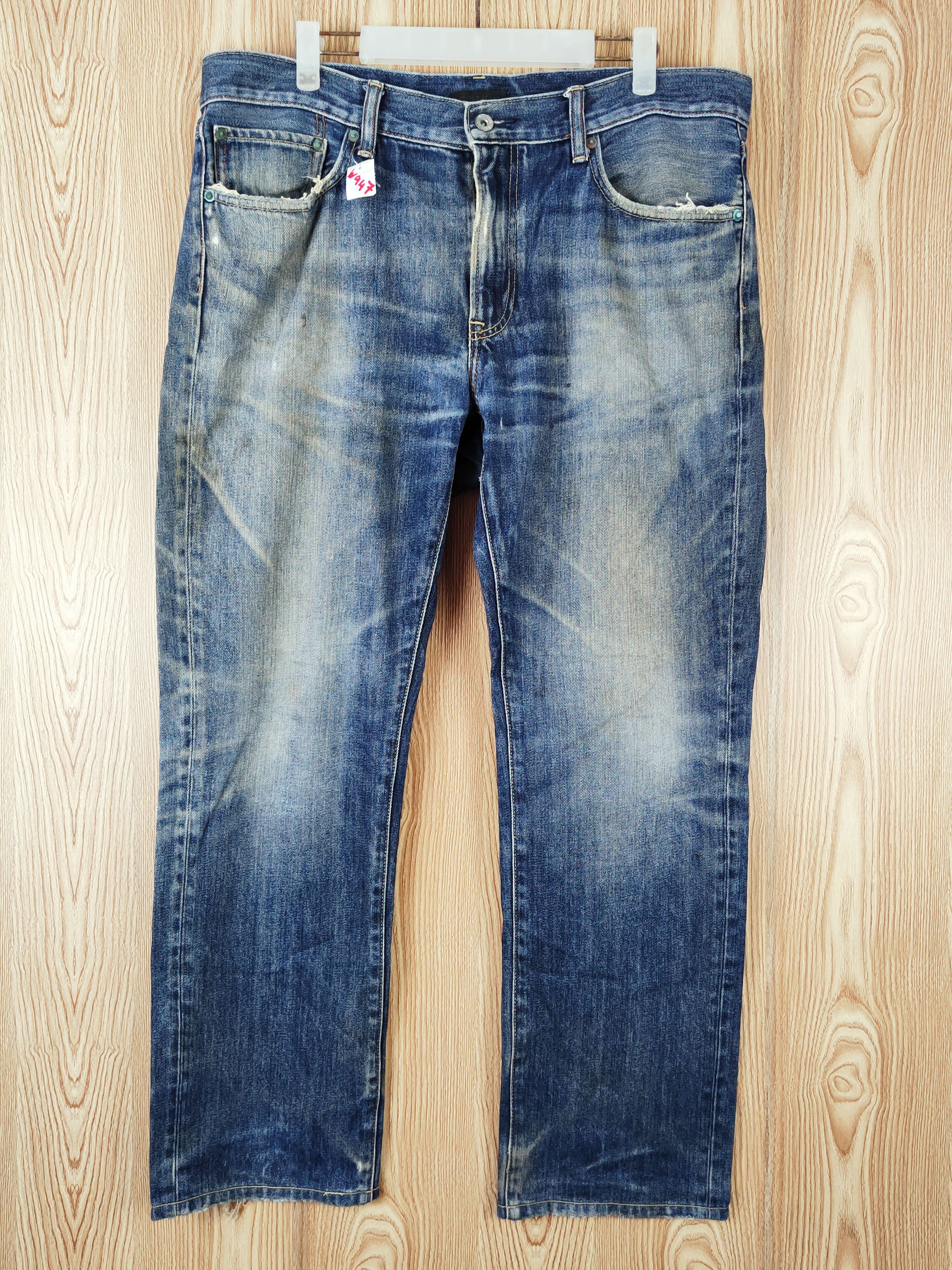 Japanese Brand Uniqlo fabric by kaihara Distressed Ripped Jeans #W947 Size US 36 / EU 52 - 1 Thumbnail