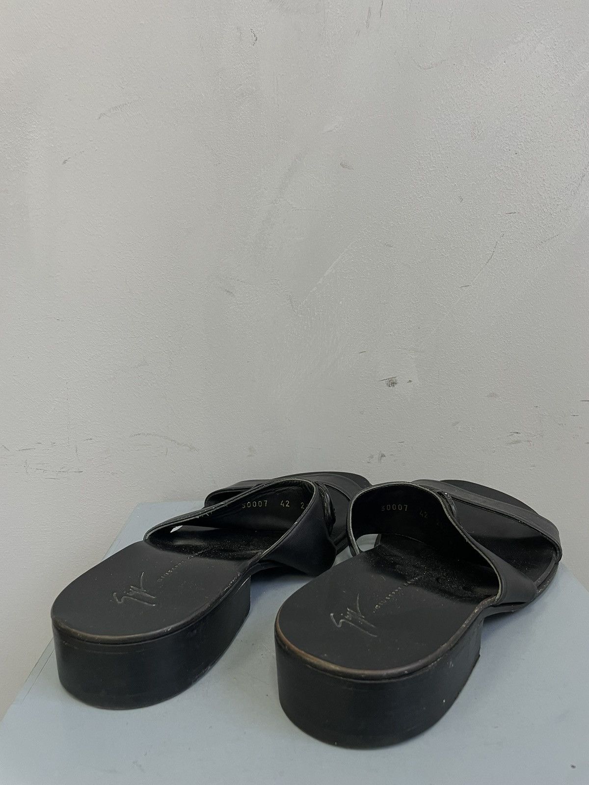 Other Luxury designer guiseppe zanoti Italian sandals slippers Size US 9 / EU 42 - 4 Thumbnail