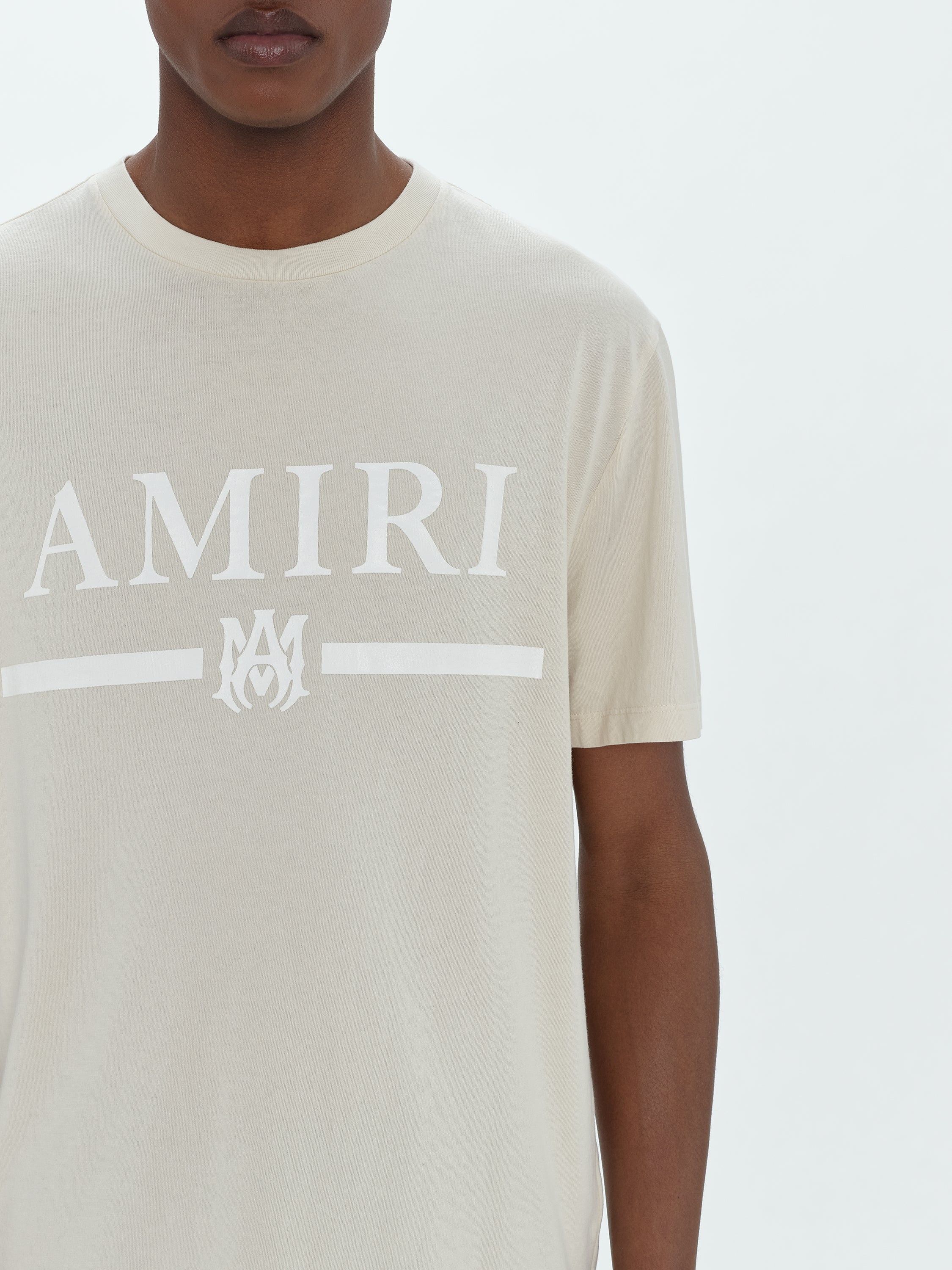 Amiri o1w1db10125 Logo Short Sleeve T-Shirt in Off White Size US L / EU 52-54 / 3 - 5 Thumbnail