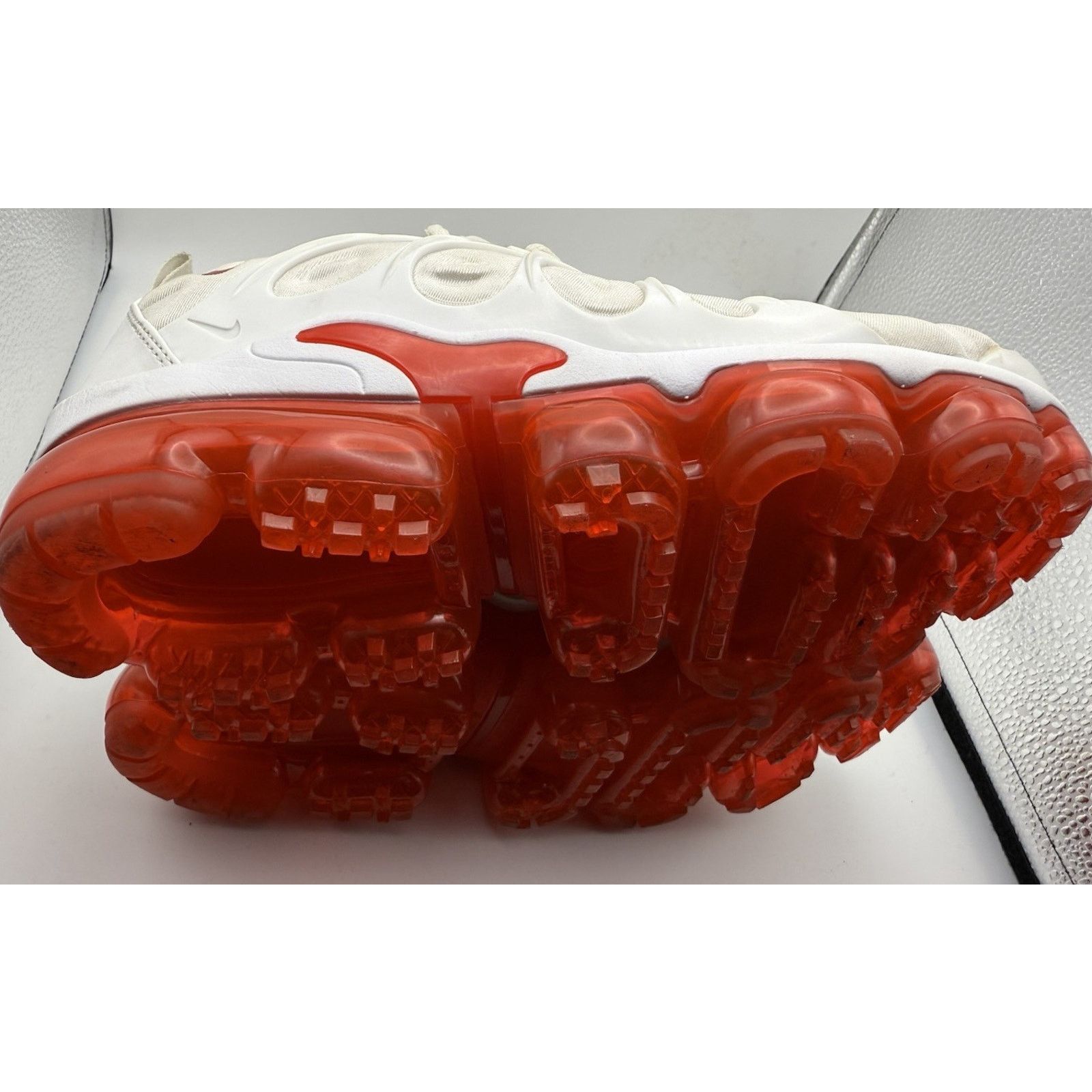 Nike Nike Air Vapormax Plus Mens 8 White University Red Sneakers Size US 8 / EU 41 - 10 Thumbnail