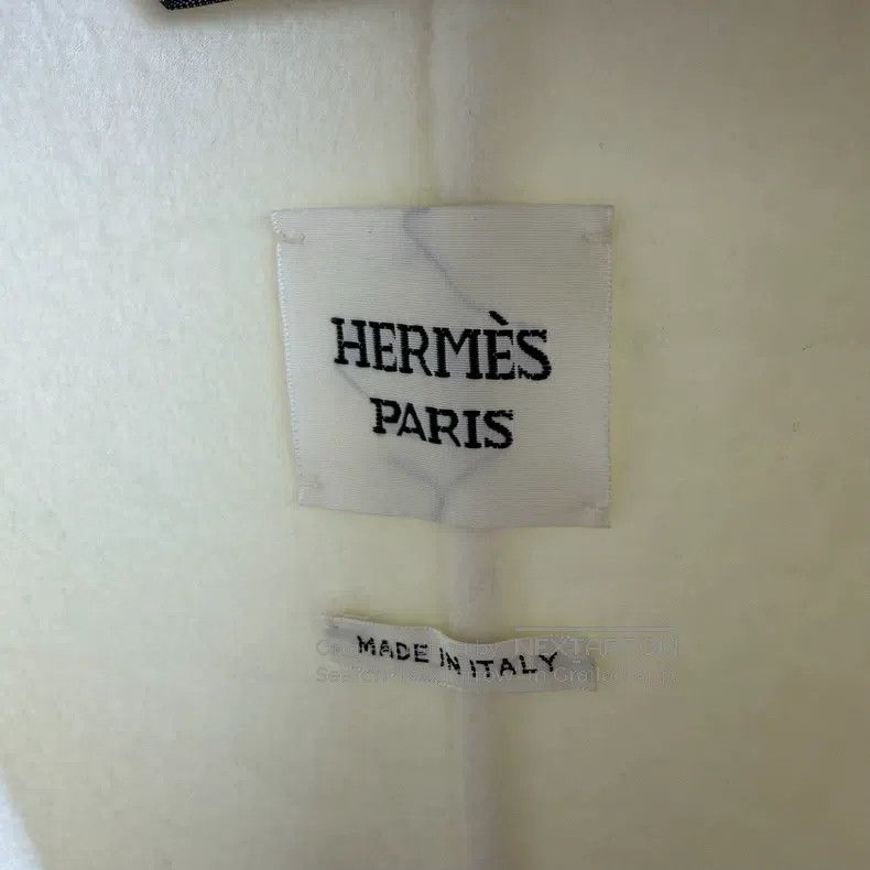 Hermes Hermes White Leather Button Short Cashmere Coat Size XXS / US 00 / IT 34 - 3 Thumbnail