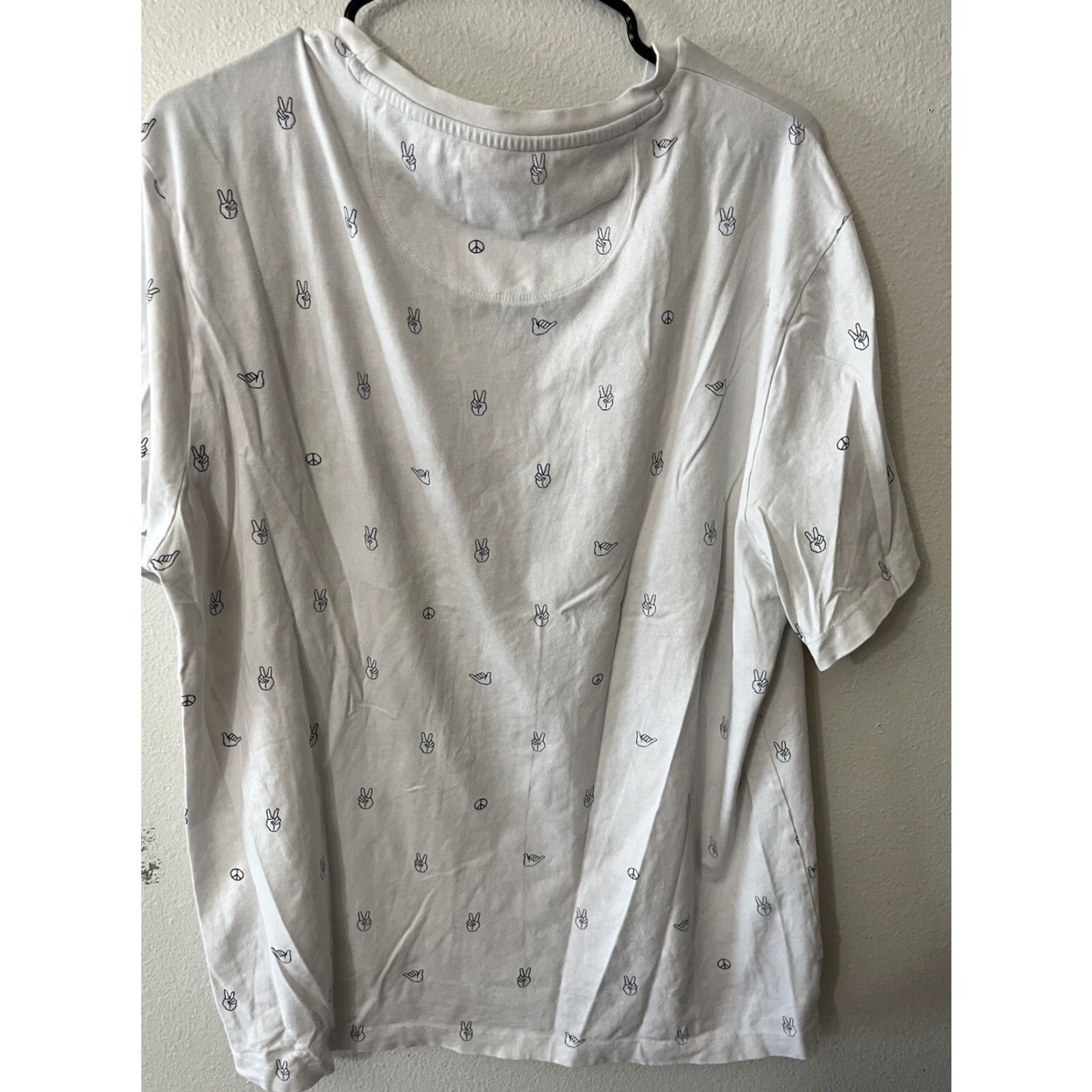 Kenneth Cole VINTAGE Kenneth Cole Knit Henley Short Sleeve Shirt 2XL White Men Adult 2XL Henley Shirt Mens Size US 39 - 3 Thumbnail
