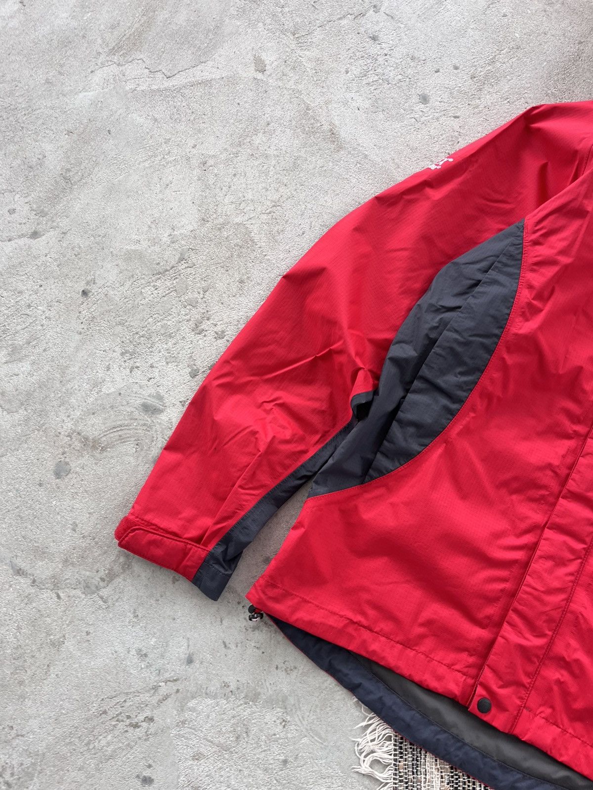 Berghaus Vintage Berghaus GoreTex PacLite Red windbreaker Jacket Y2K Size M / US 6-8 / IT 42-44 - 3 Thumbnail