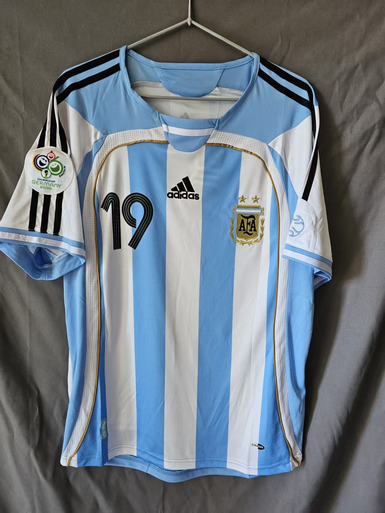 Other 2006 Argentina #19 Messi Jersey Home Size US M / EU 48-50 / 2 - 1 Thumbnail