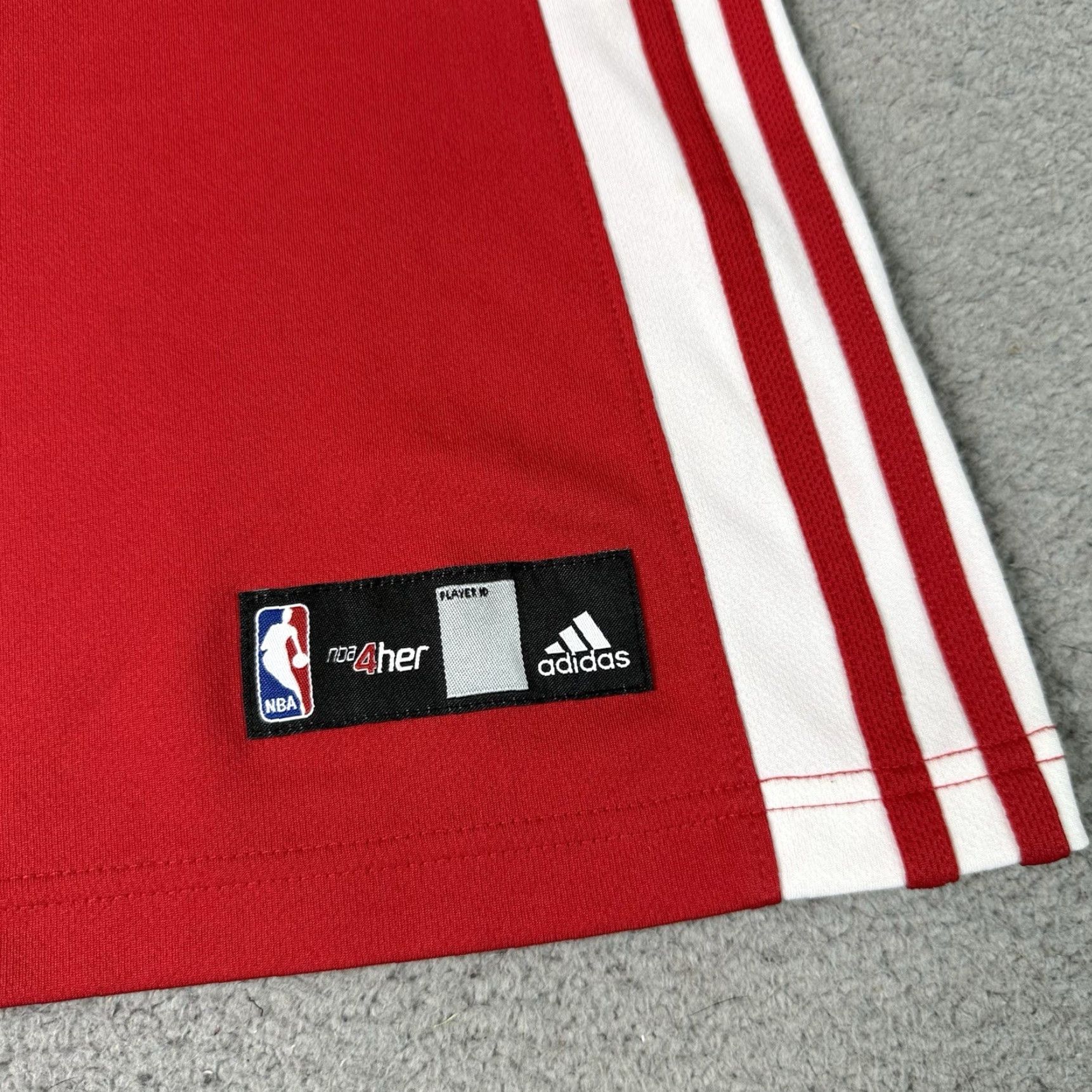 Adidas VINTAGE Adidas Houston Rockets Jersey Womens M Red Dwight Howard NBA4Her NBA Top M Rocketeer Jersey Womens M Red 90s Size M / US 6-8 / IT 42-44 - 3 Thumbnail