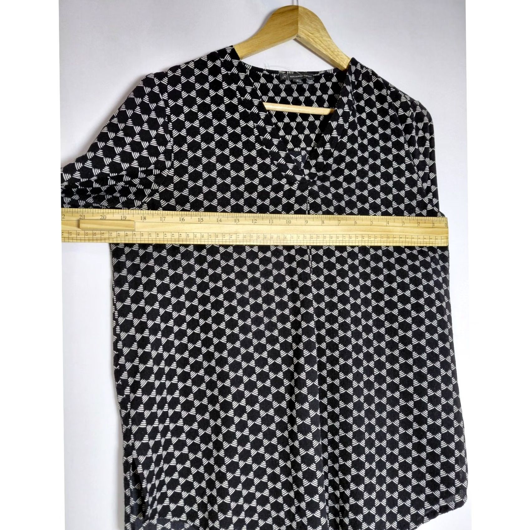Adrianna Papell ADRIANNA PAPELL Blouse Long Sleeve Collared Button Geometric Print Black White M Womens Size M / US 6-8 / IT 42-44 - 4 Thumbnail