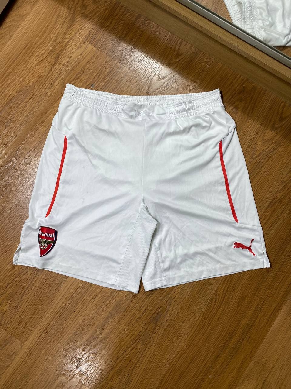 Puma × Vintage Arsenal x Puma Sportswear Soccer Shorts In White Size US 32 / EU 48 - 15 Thumbnail