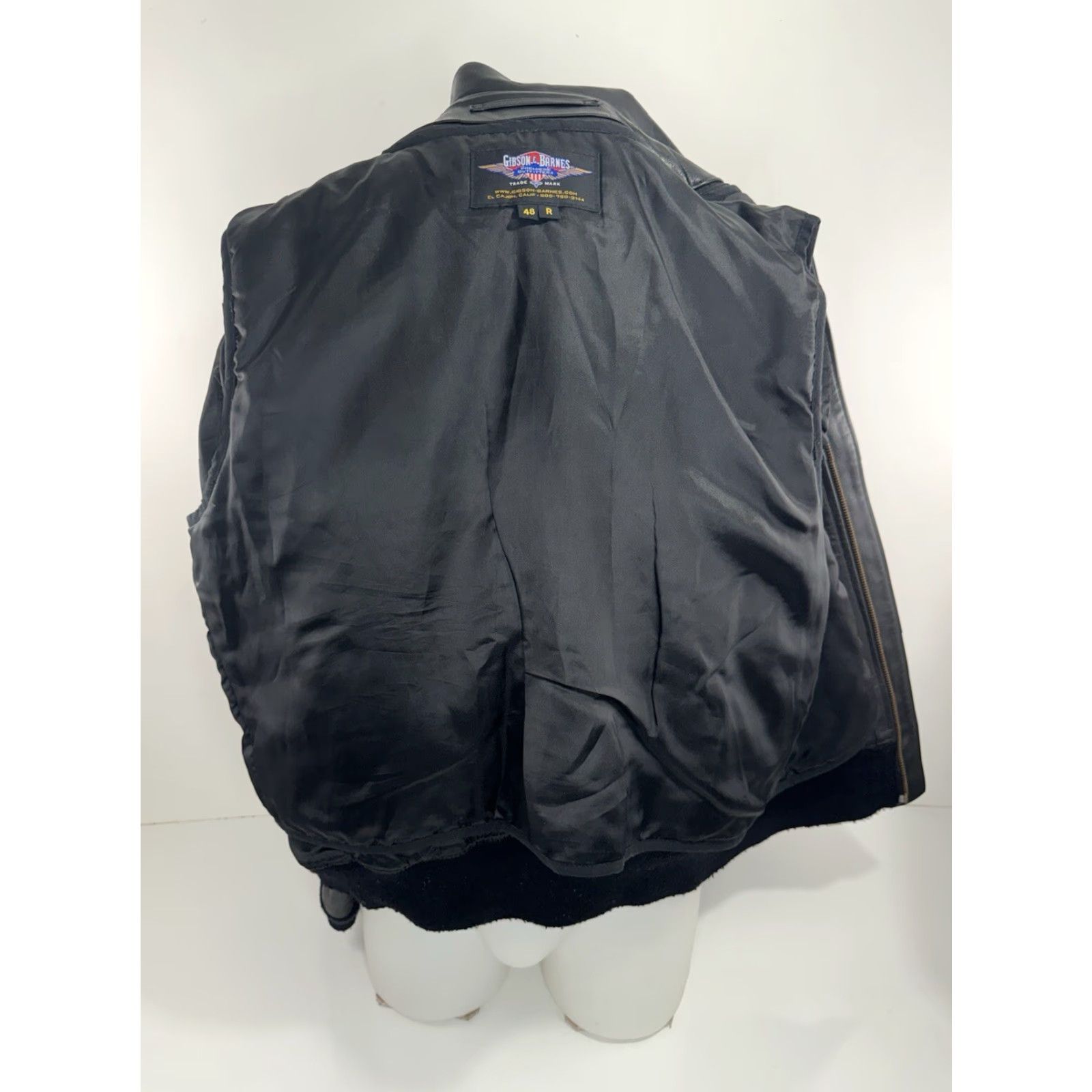 Vintage GIBSON & BARNES Heavy Duty 48 R Flight Bomber Zip In Liner LEATHER Pilot Jacket Jacket Mens Black Bomber American Airlines Style Birthday Decade 90s Size US M / EU 48-50 / 2 - 5 Thumbnail