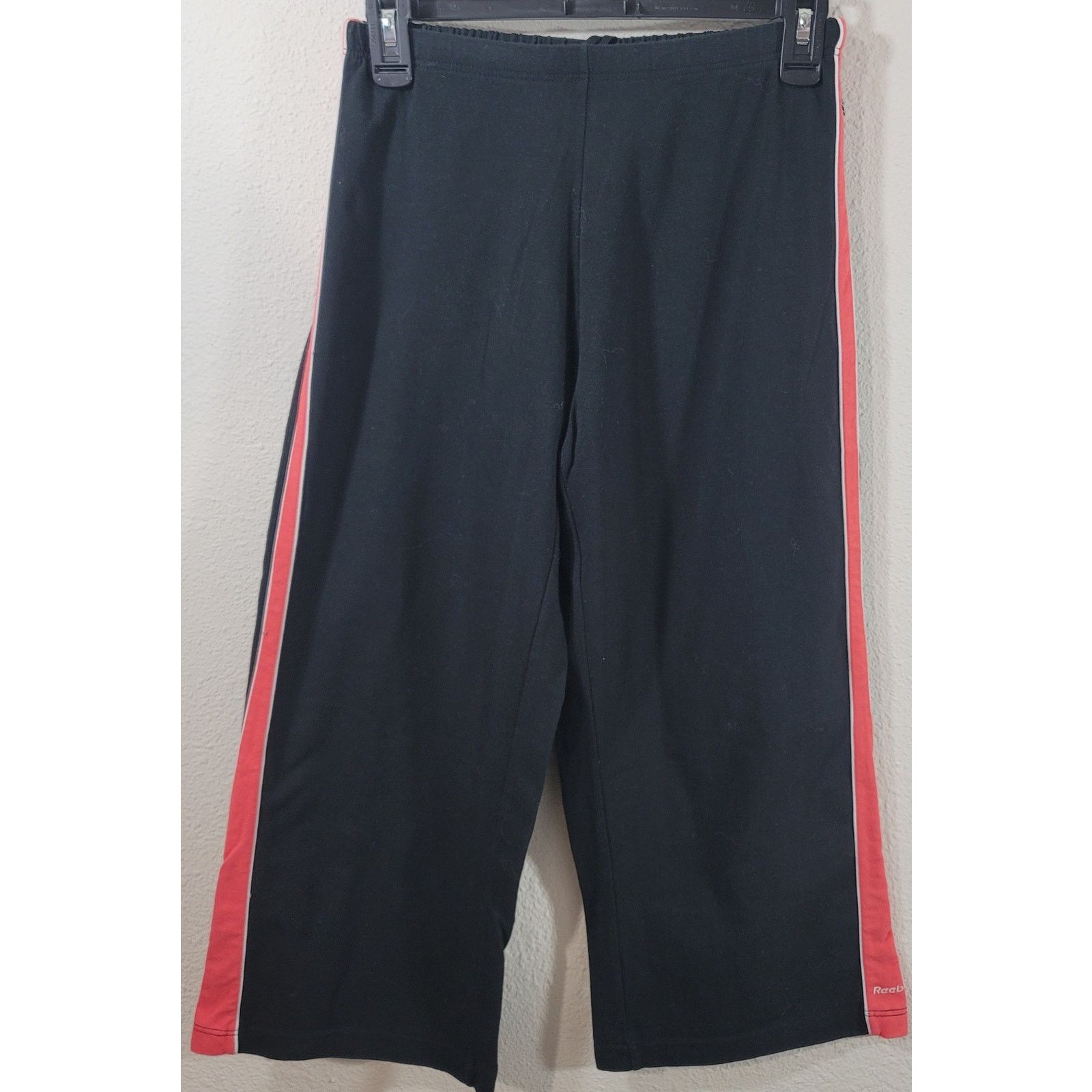 Reebok Reebok Black Coral Side Stripe Cropped Athletic Pants Medium Size 26" / US 2 / IT 38 - 2 Thumbnail