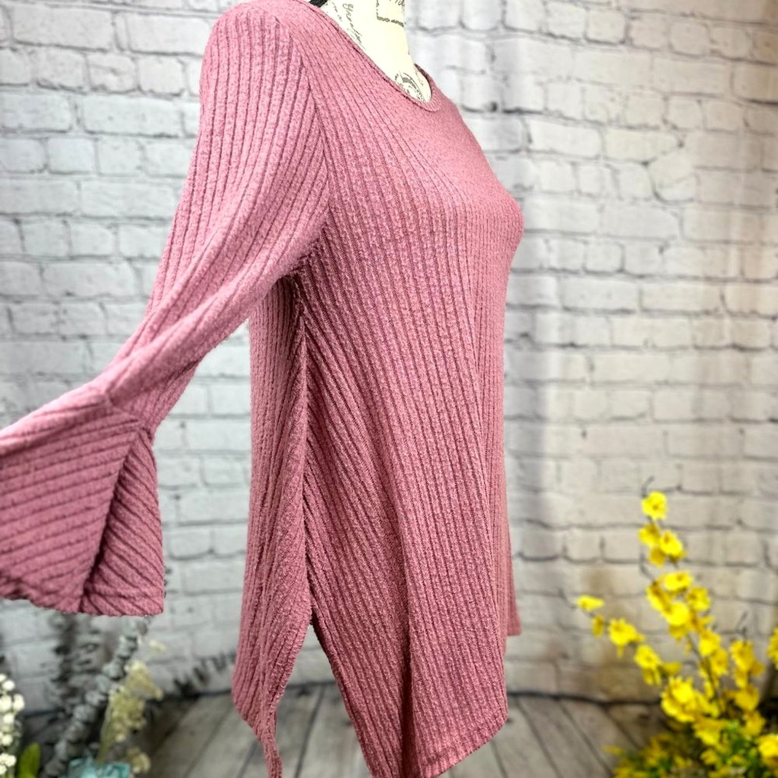 Other Love by Chesley Scoop Neck, Bell Sleeves Sweater - size M Size M / US 6-8 / IT 42-44 - 3 Thumbnail