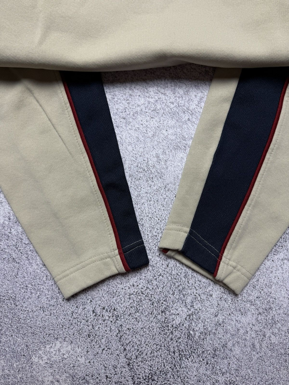 Billabong Vintage Billabong Sweatshirt Australian Surf Skate Style 90s Size US L / EU 52-54 / 3 - 8 Thumbnail