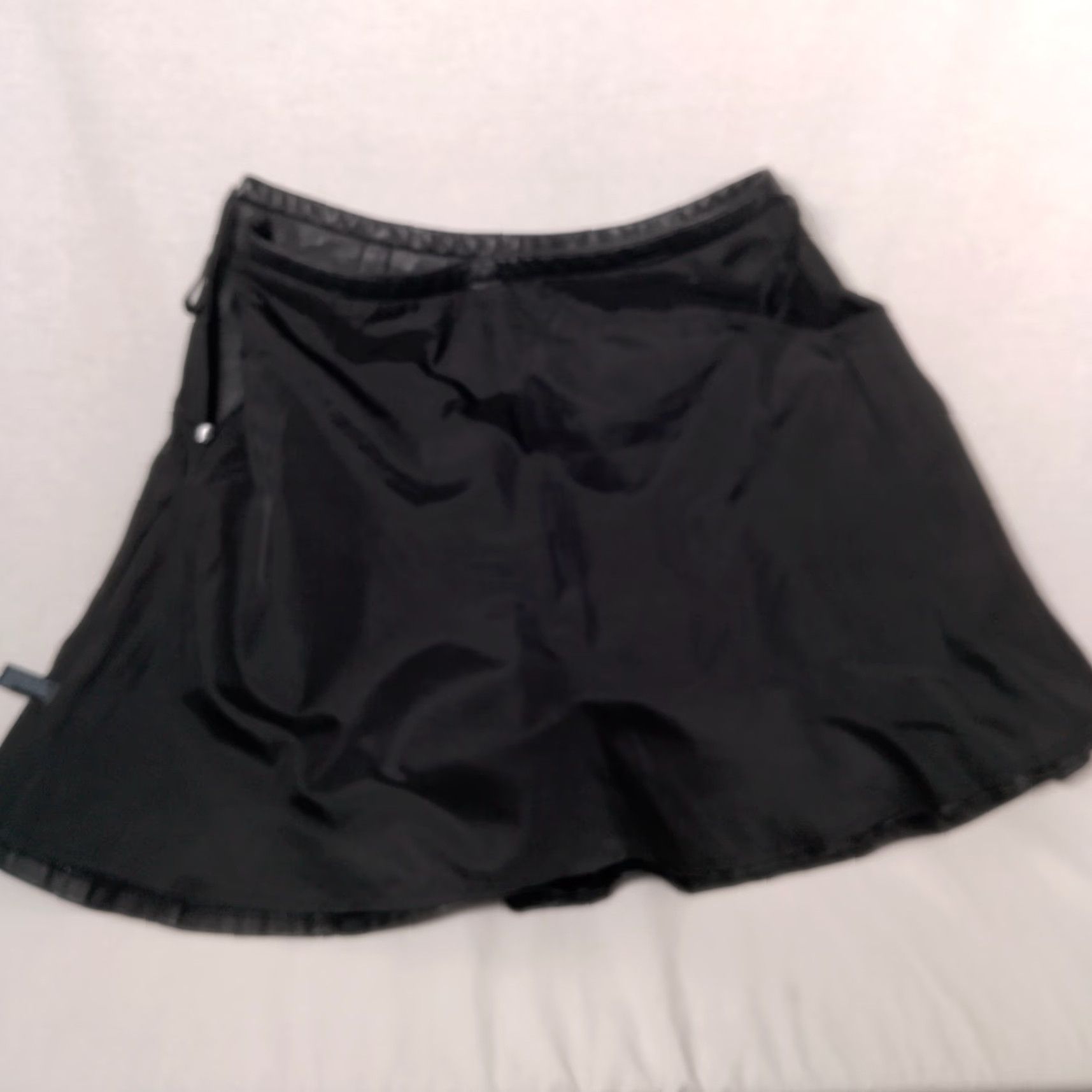 Express Express Skirt XS Black Mini Viscose PU Pleather Faux Leather Skater Biker Sexy Party Casual Womens Size 26" / US 2 / IT 38 - 7 Thumbnail