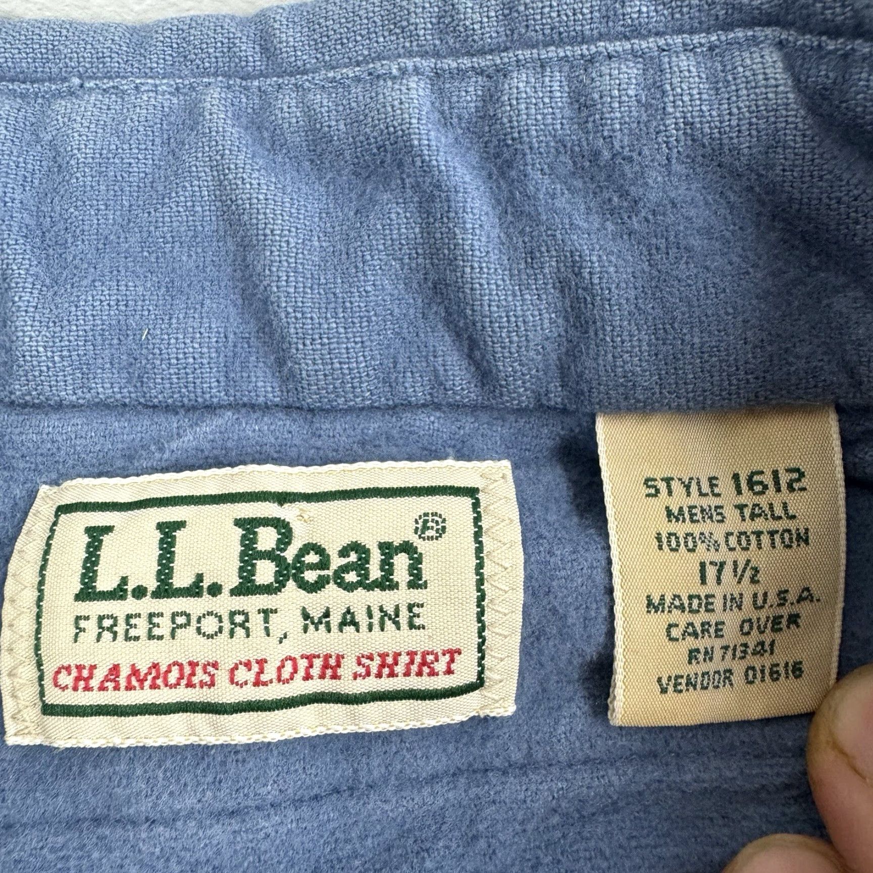 Vintage VINTAGE L.L. Bean Shirt Adult XLT Blue Chamois Flannel Button-Up 90s Outdoors USA Mens Size US XL / EU 56 / 4 - 5 Thumbnail