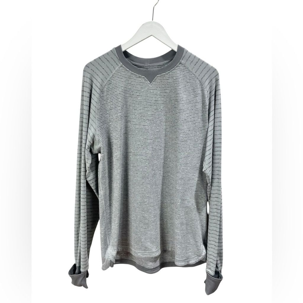 Lululemon Lululemon Cyprus Run Grey Long Sleeve Active Top Size L Size US L / EU 52-54 / 3 - 2 Thumbnail