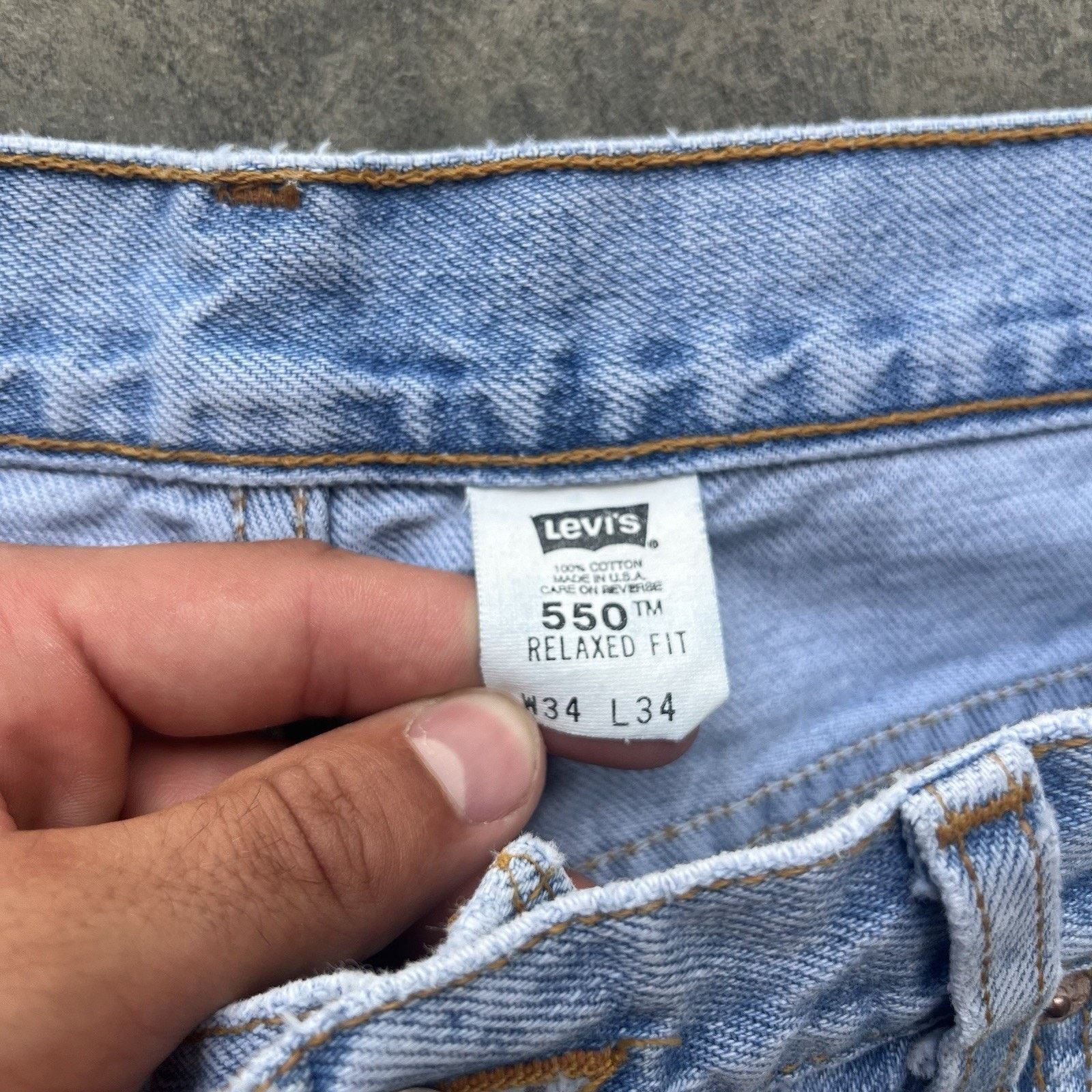Levi's Vintage Levi’s 550 Jeans Mens 32 X 34 Light Wash Denim Relax Size US 32 / EU 48 - 8 Thumbnail