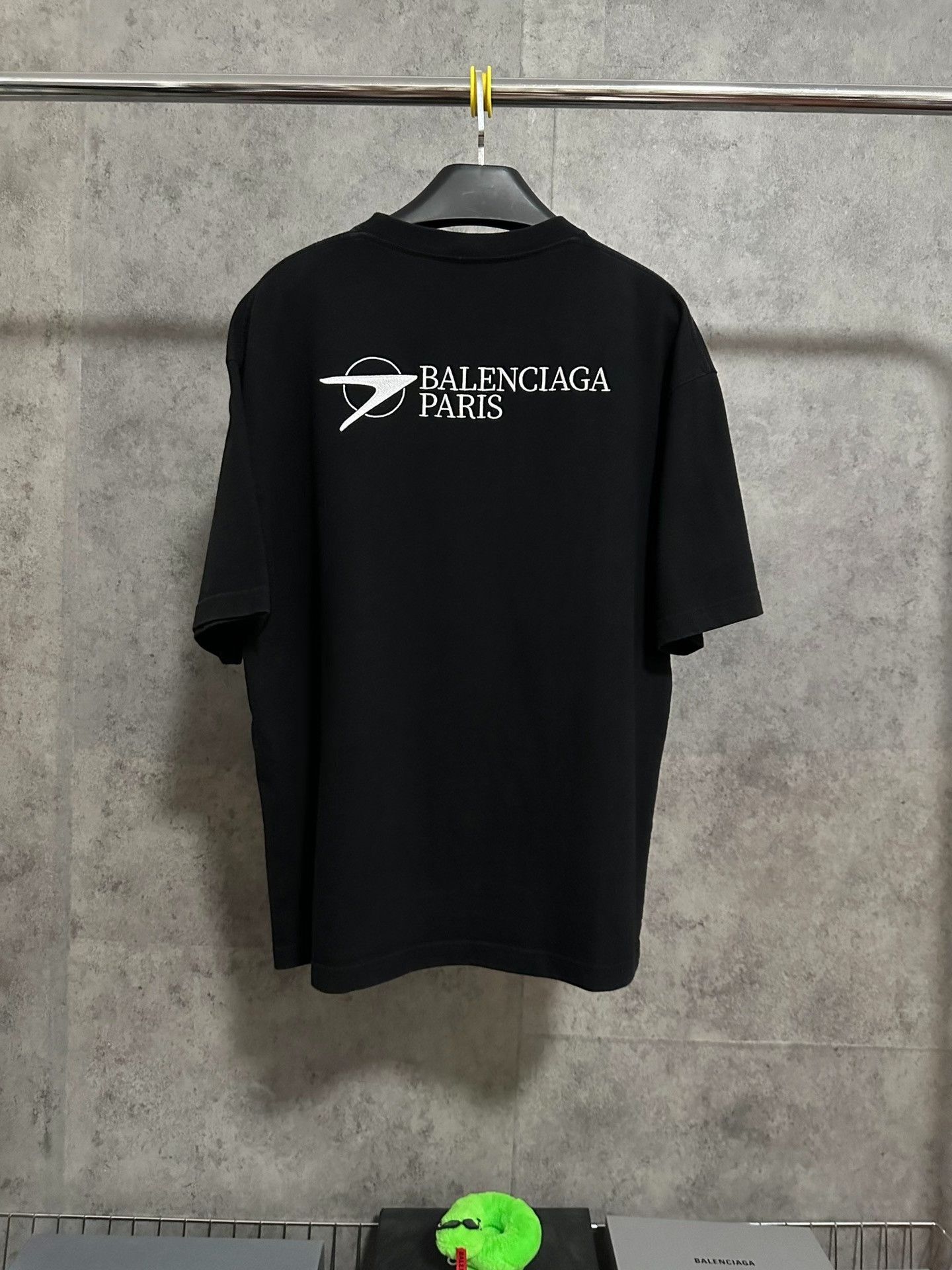 Balenciaga Balenciaga Embroidered Logo Short-Sleeve T-Shirt Size US S / EU 44-46 / 1 - 4 Thumbnail