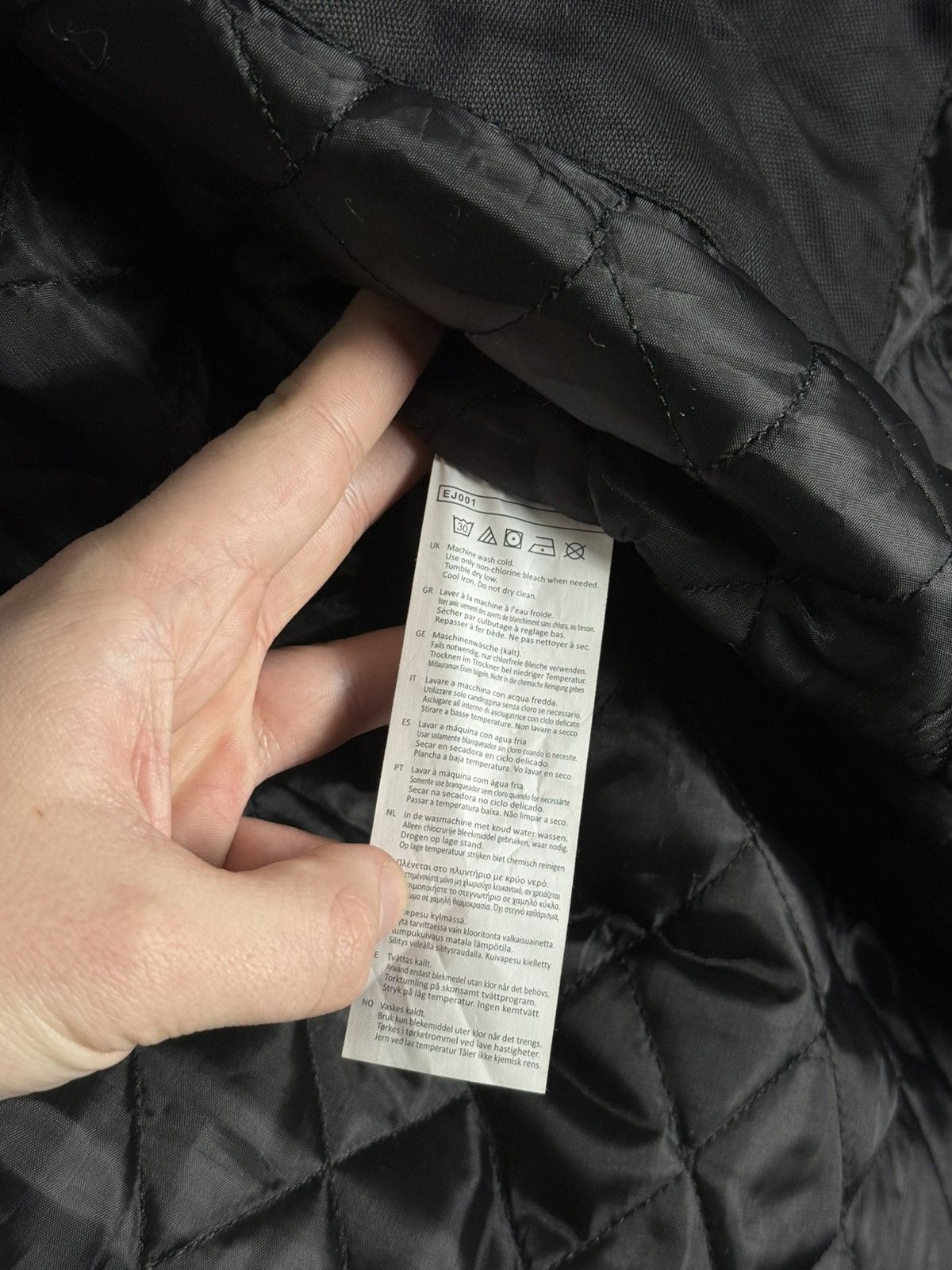 Carhartt CARHARTT Black Quilted Hooded Jacket Size Large MADE IN USA Size US L / EU 52-54 / 3 - 17 Thumbnail