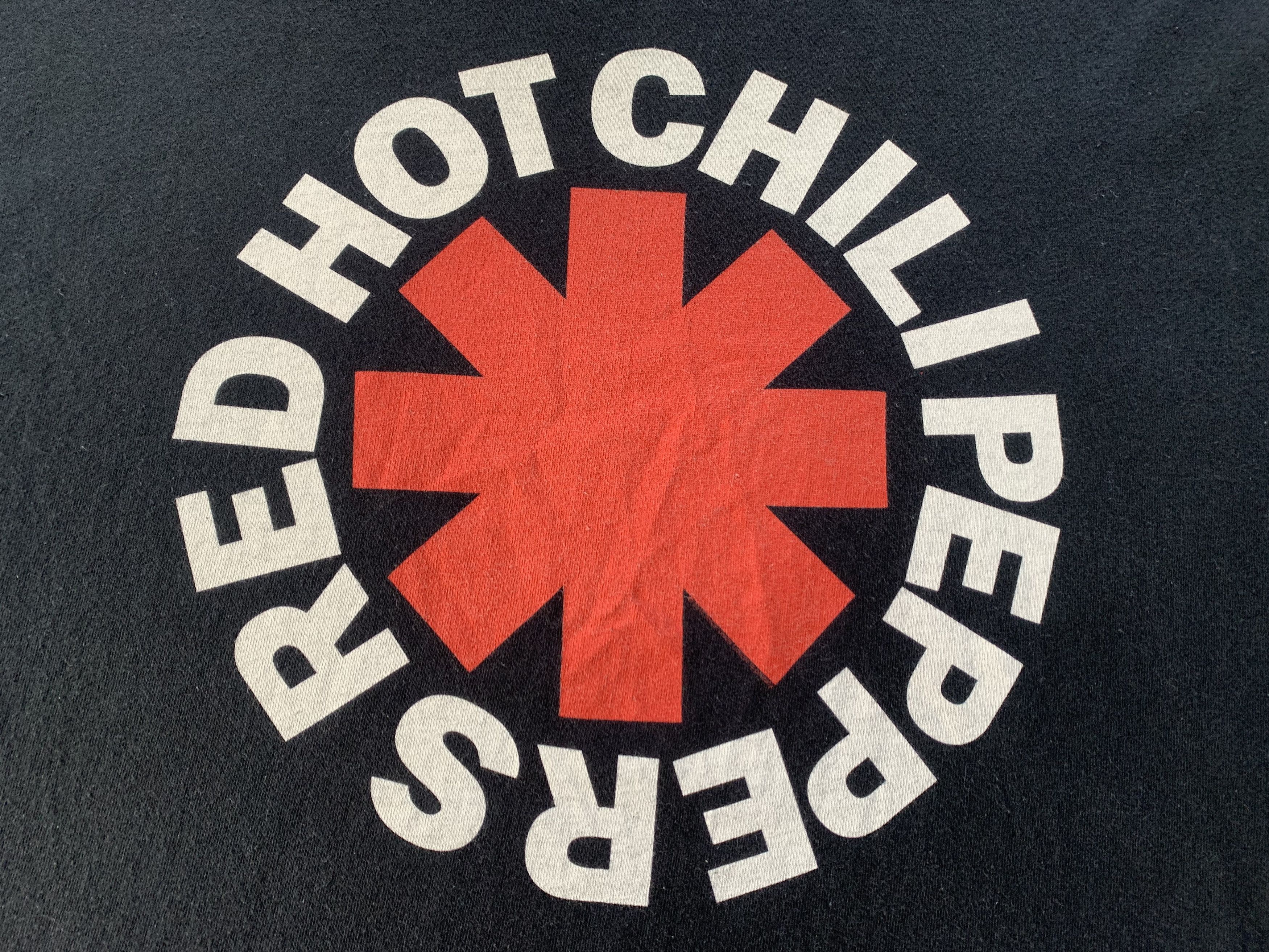 Band Tees Gildan Red Hot Chili Peppers Rock Band Tshirt Size US XXL / EU 58 / 5 - 5 Thumbnail