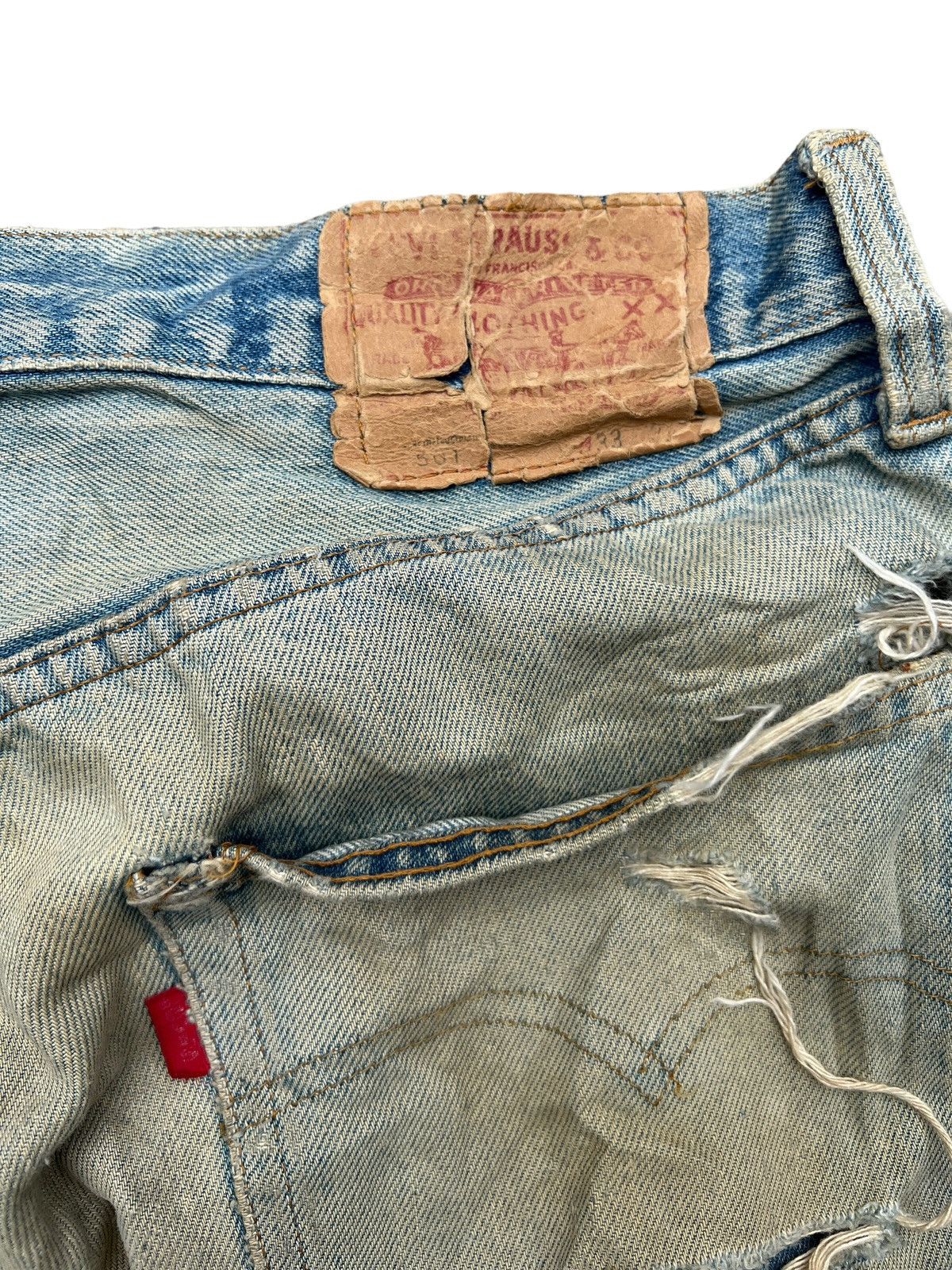 Levi's Vintage Clothing Vintage 80s Levi’s 501 Selvedge Distressed Denim Jeans 32x31 Size US 32 / EU 48 - 7 Thumbnail