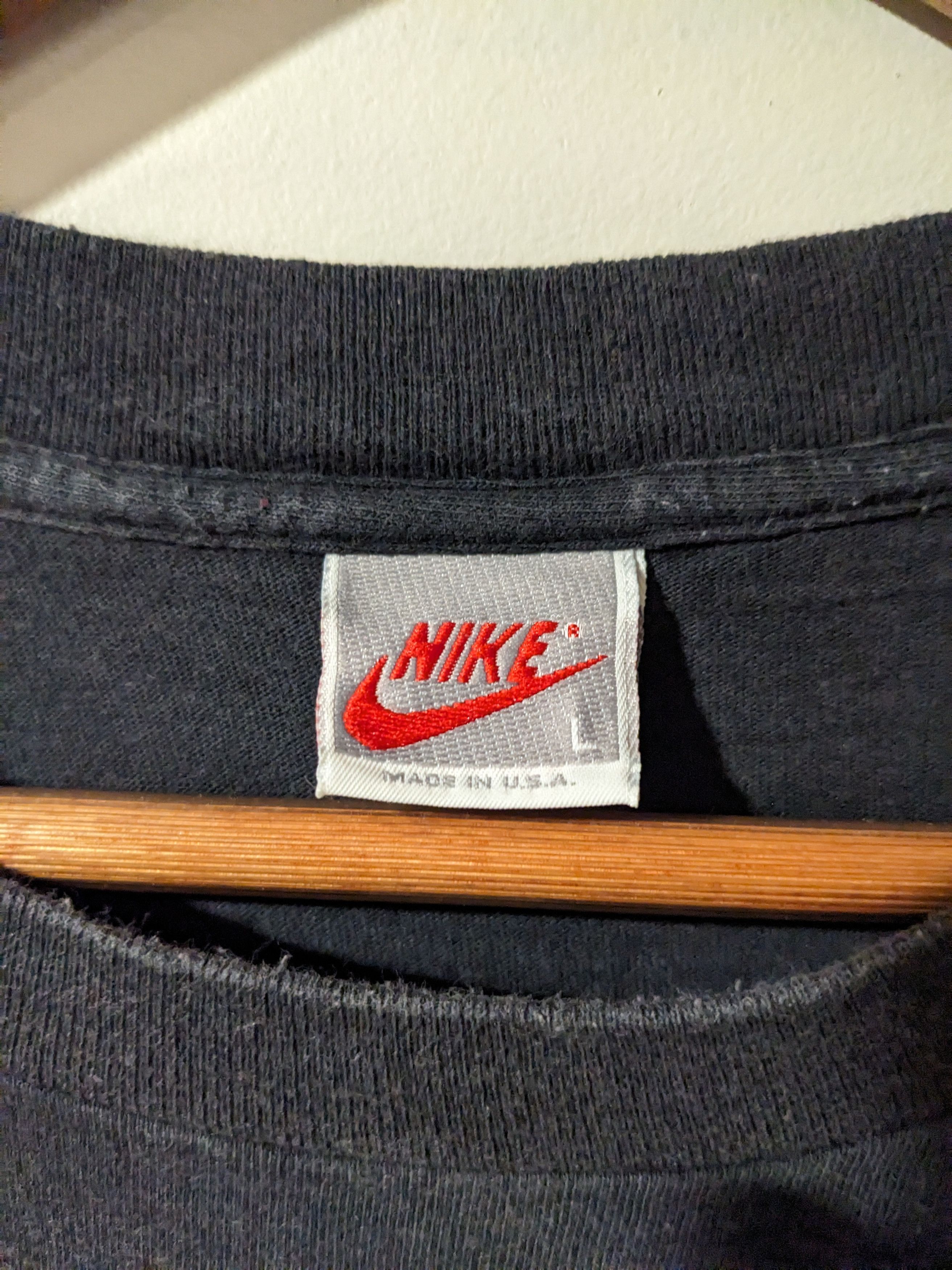Jordan Brand × Nike × Vintage Vintage 90s Nike Air Michael Jordan Black Large T-Shirt Size US L / EU 52-54 / 3 - 3 Thumbnail