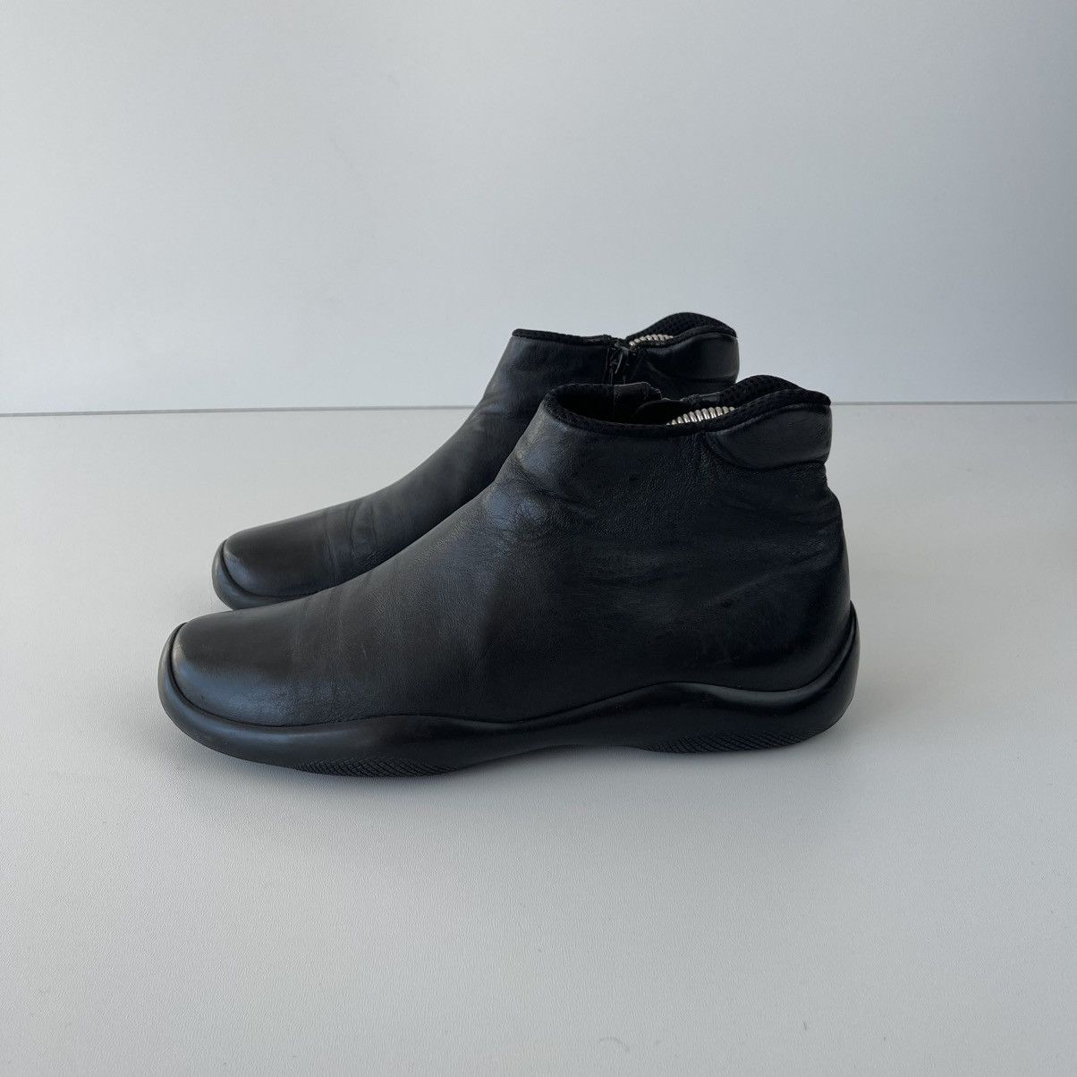 Prada Prada Sport 1999 Red Tab Side Zip Leather Vintage Boots Blac Size US 7.5 / IT 37.5 - 2 Thumbnail