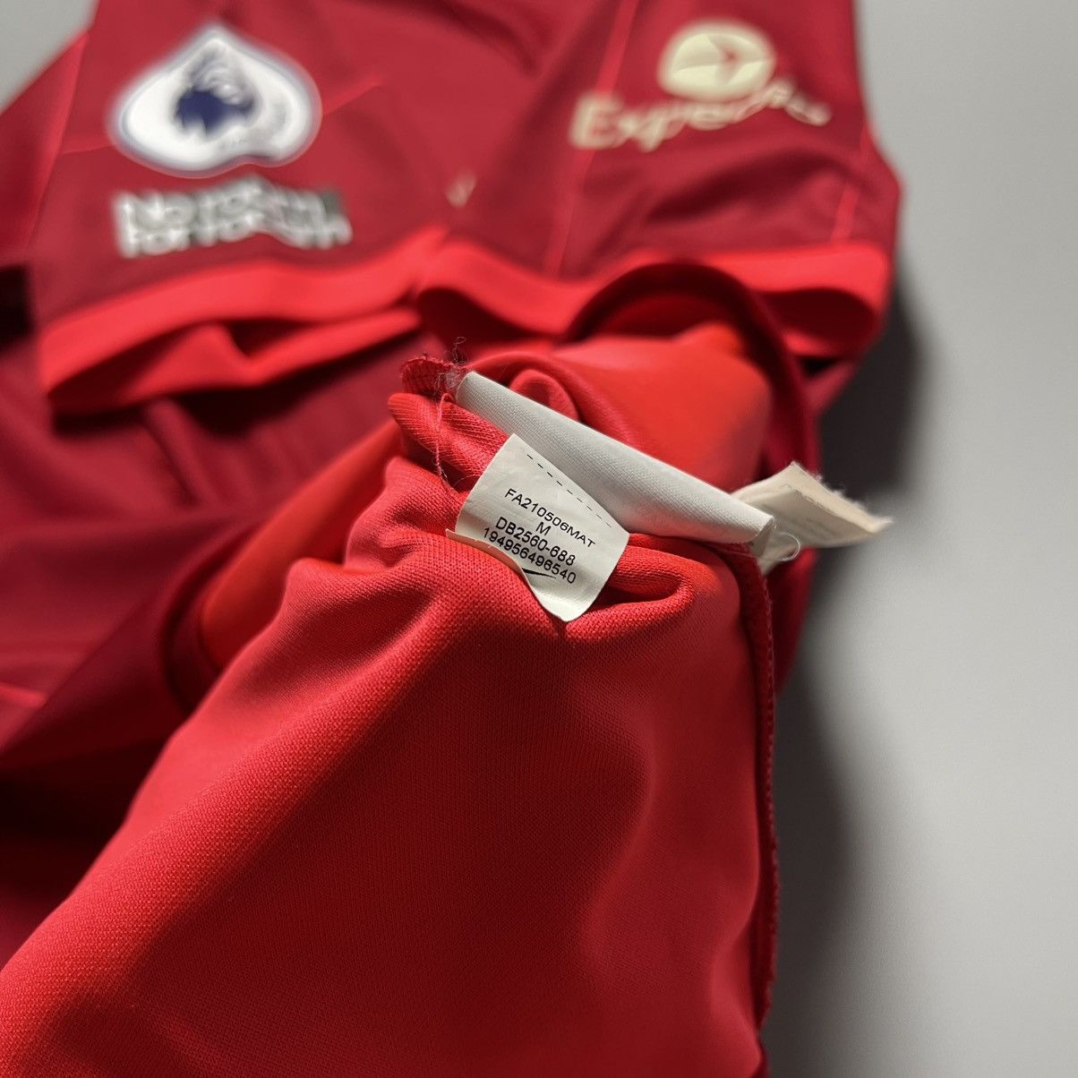 Nike LIVERPOOL NIKE 2021/2022 FOOTBALL HOME JERSEY #9 FIRMINO Size US M / EU 48-50 / 2 - 11 Thumbnail
