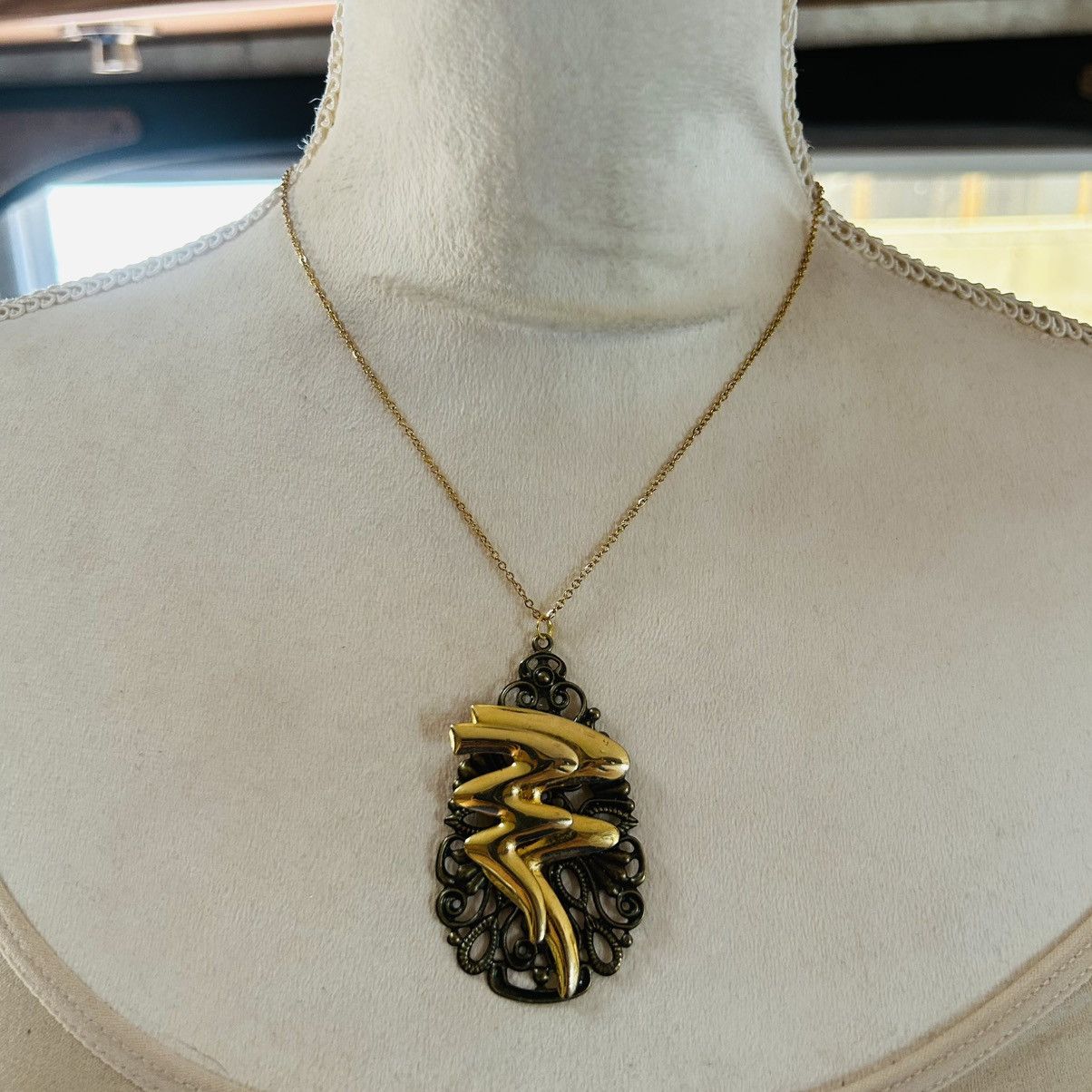 Handmade Handcrafted 80s gold squiggle brass filigree base necklace Size ONE SIZE - 2 Thumbnail