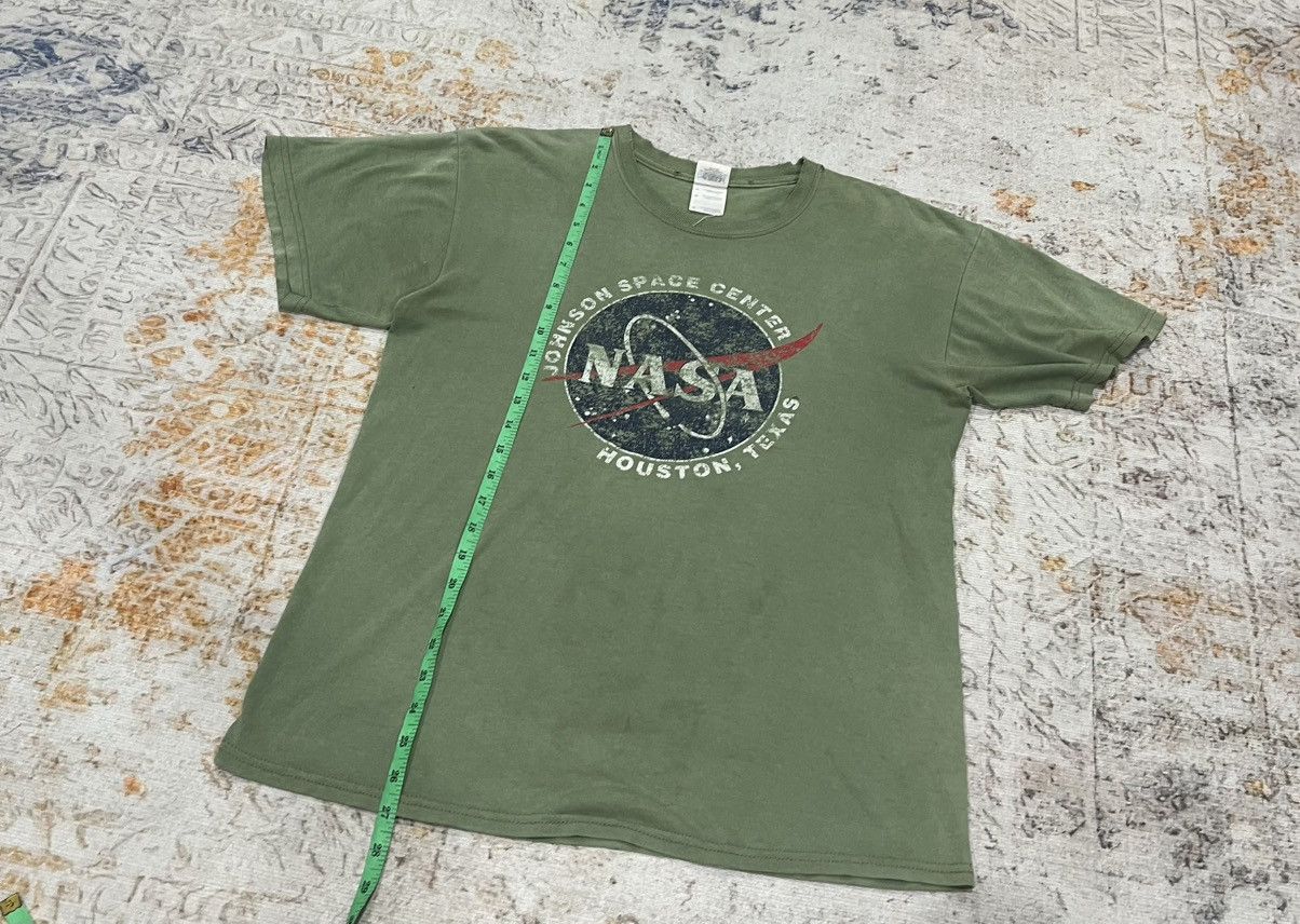 Gildan Vintage Distressed Nasa Johnson Space Center Houston, Texas Size US M / EU 48-50 / 2 - 5 Thumbnail