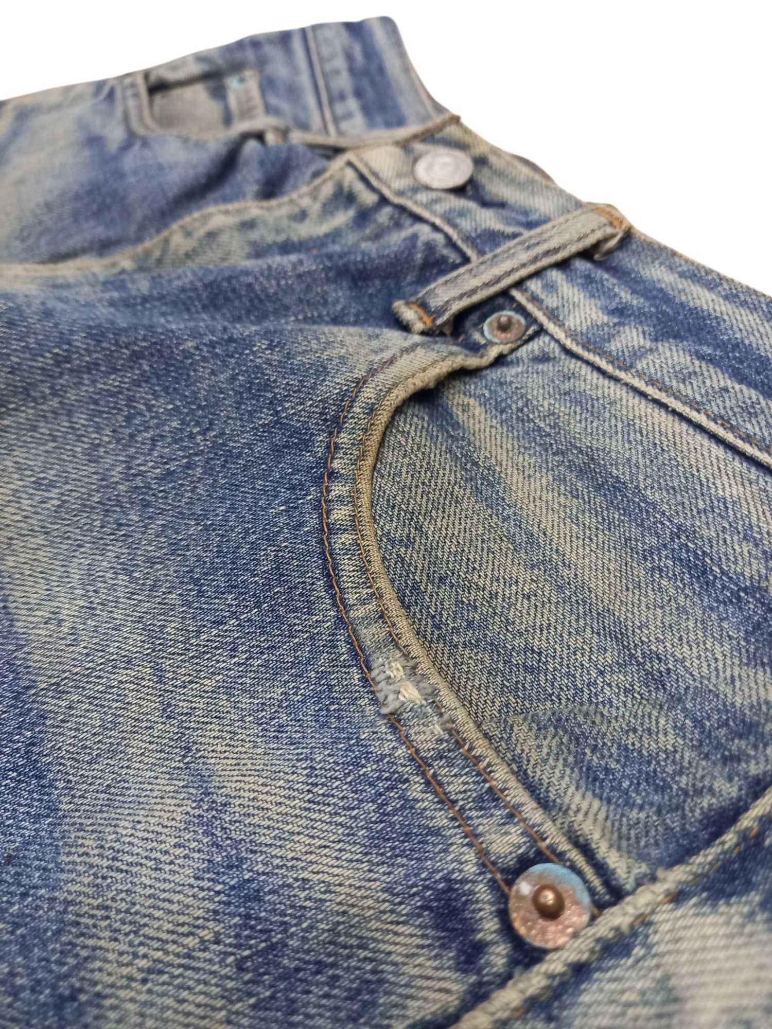Levi's Vintage 90s 00s Thrashed Levi's 502 BIG E Selvedge Size US 30 / EU 46 - 4 Thumbnail