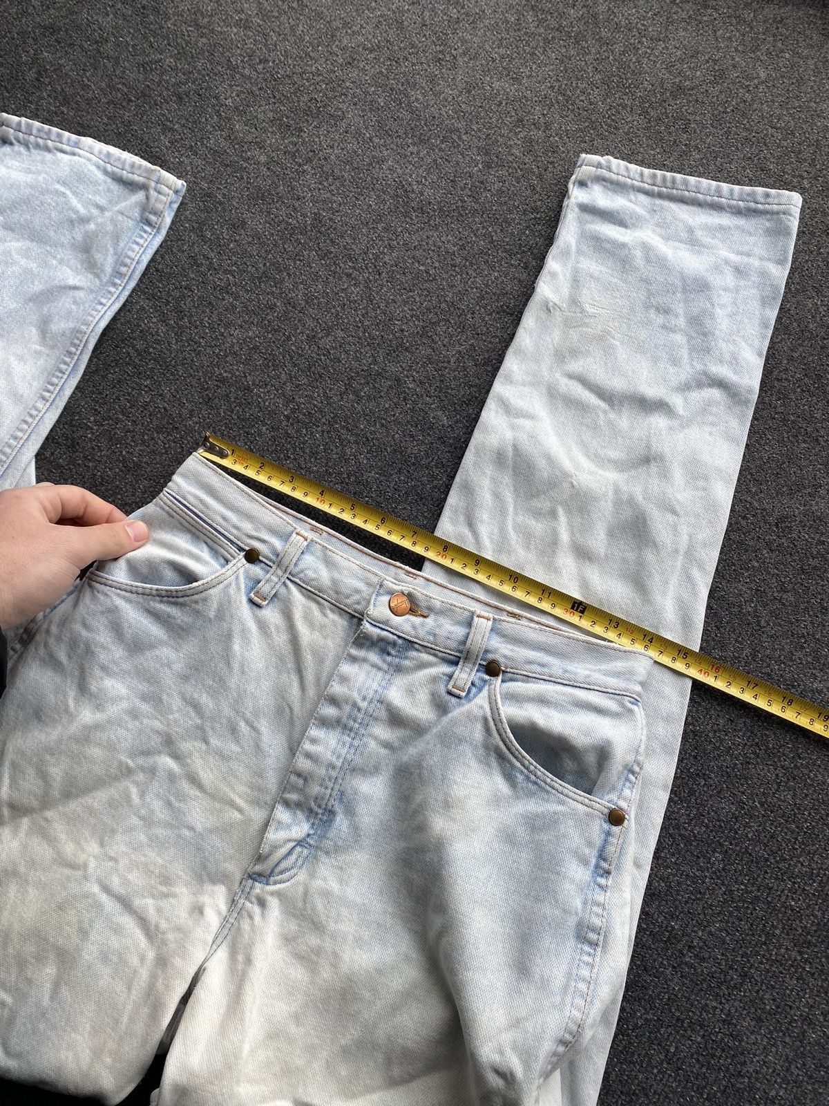 Wrangler 🔥Wrangler Vntg 80s Stone light blue washed distressed jeans Size 28" / US 6 / IT 42 - 9 Thumbnail