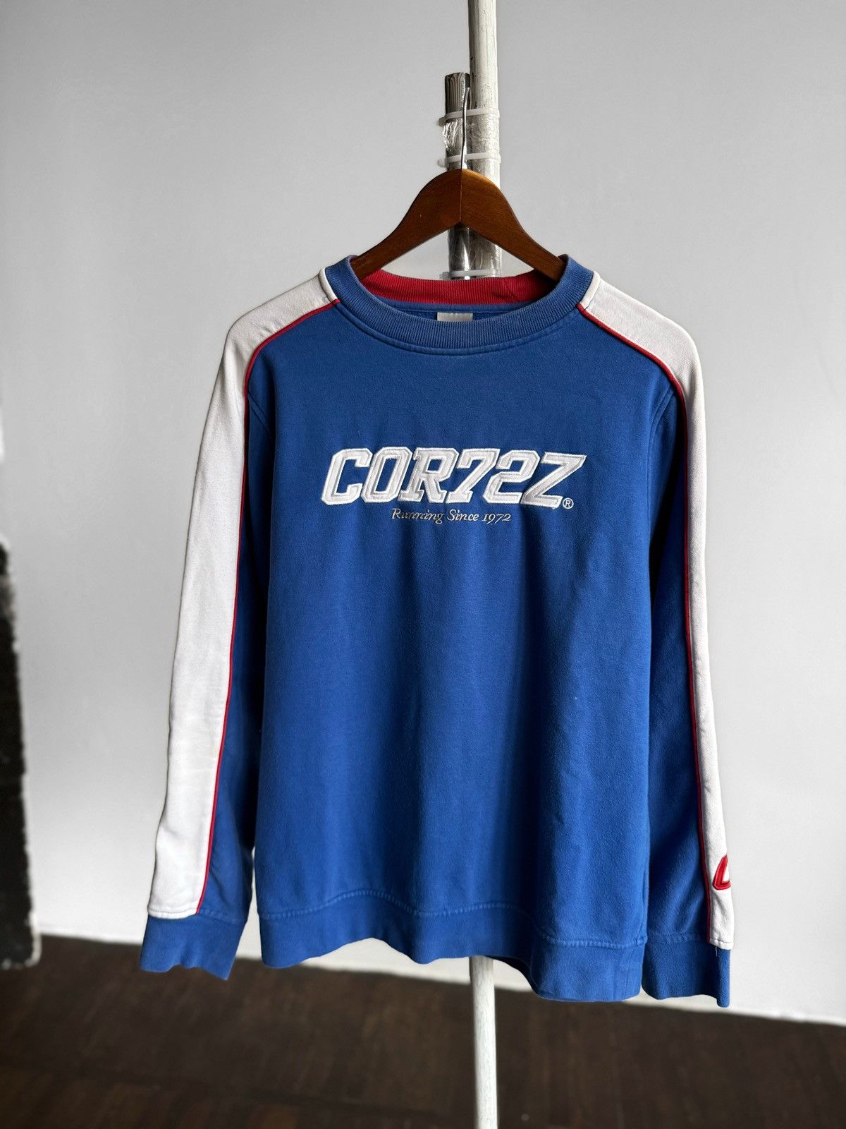 Nike Nike Mens Vintage Blue White COR72Z Graphic Print Sweatshirt Size US M / EU 48-50 / 2 - 1 Thumbnail