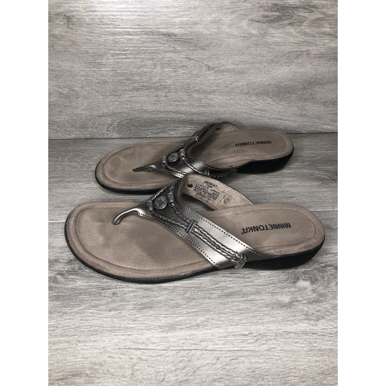 Minnetonka Minnetonka Pewter Silver Silverthorne Filp Flop Thong Sandal Size US 10 / IT 40 - 14 Thumbnail