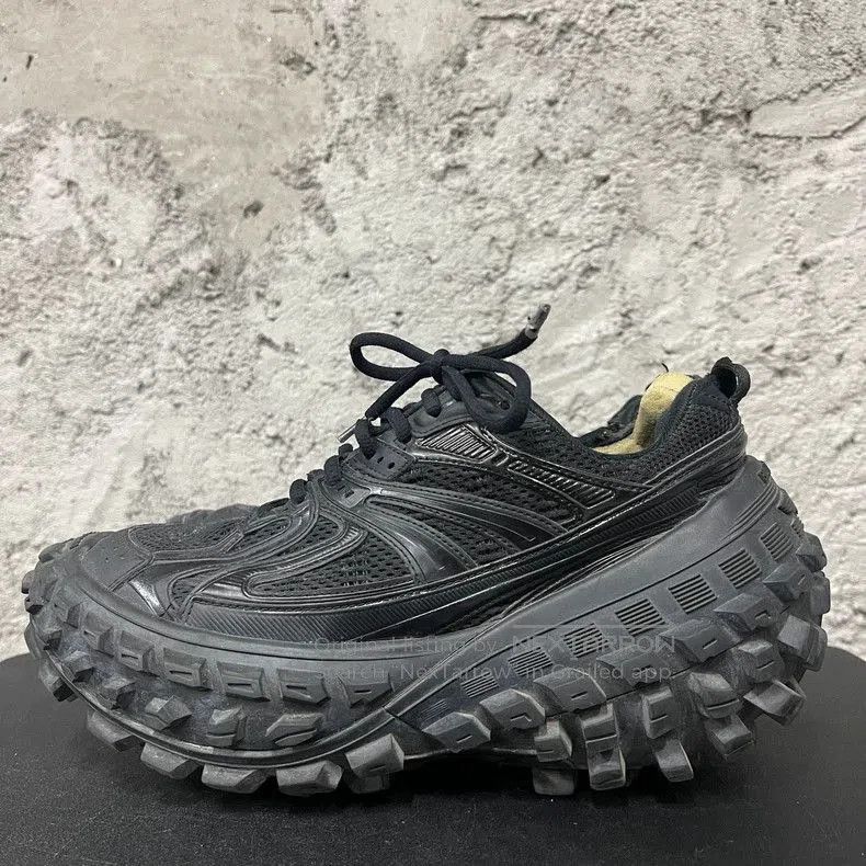 Balenciaga Balenciaga Tire Sneakers Size 41. Size US 8 / EU 41 - 2 Thumbnail