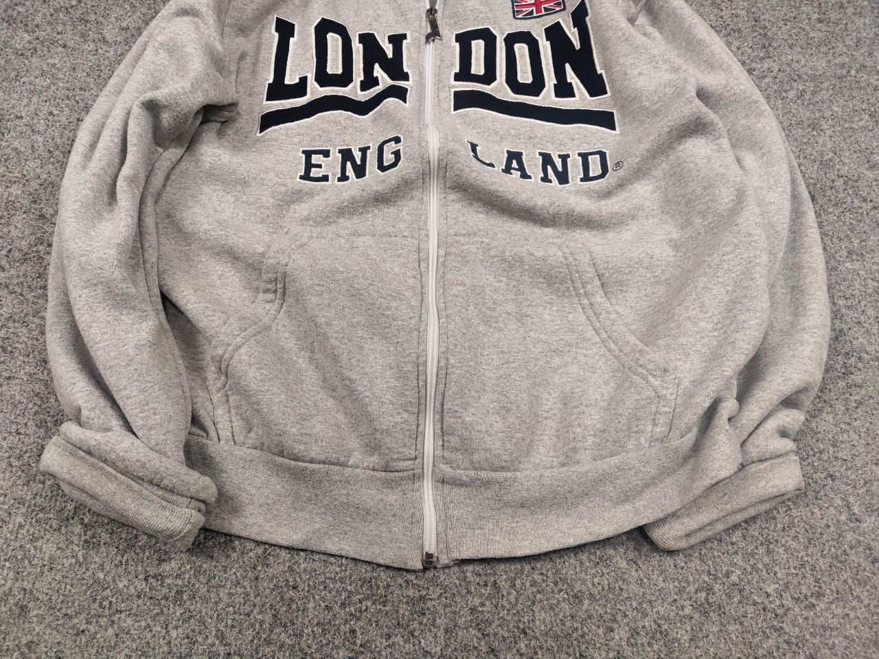 Vintage Vintage London England Embroidered logo Gray Zip Hoodie Y2K Size US S / EU 44-46 / 1 - 6 Thumbnail