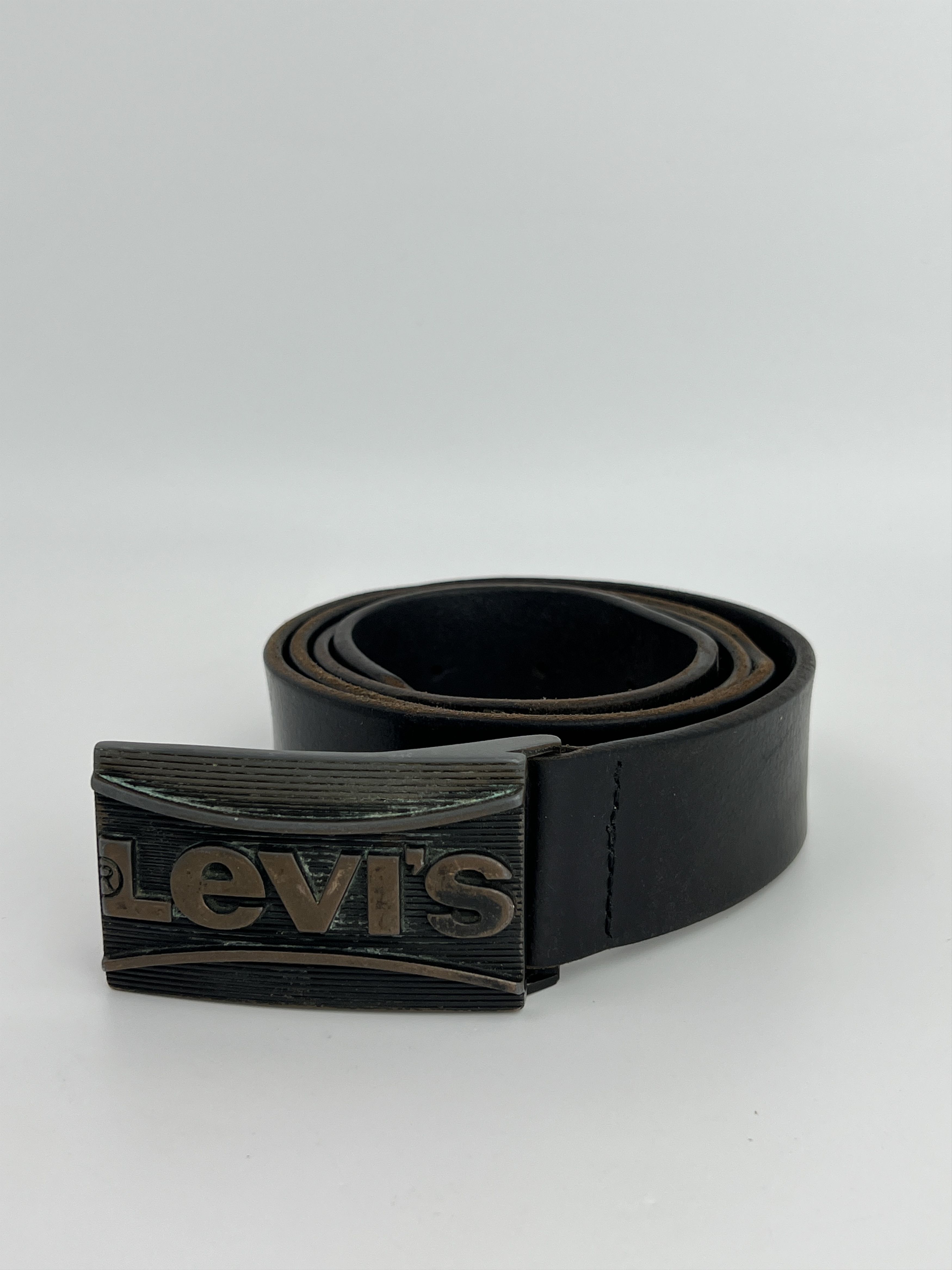 Levi's Vintage Levi's Logo Buckle Black Leather Belt Size ONE SIZE - 1 Thumbnail