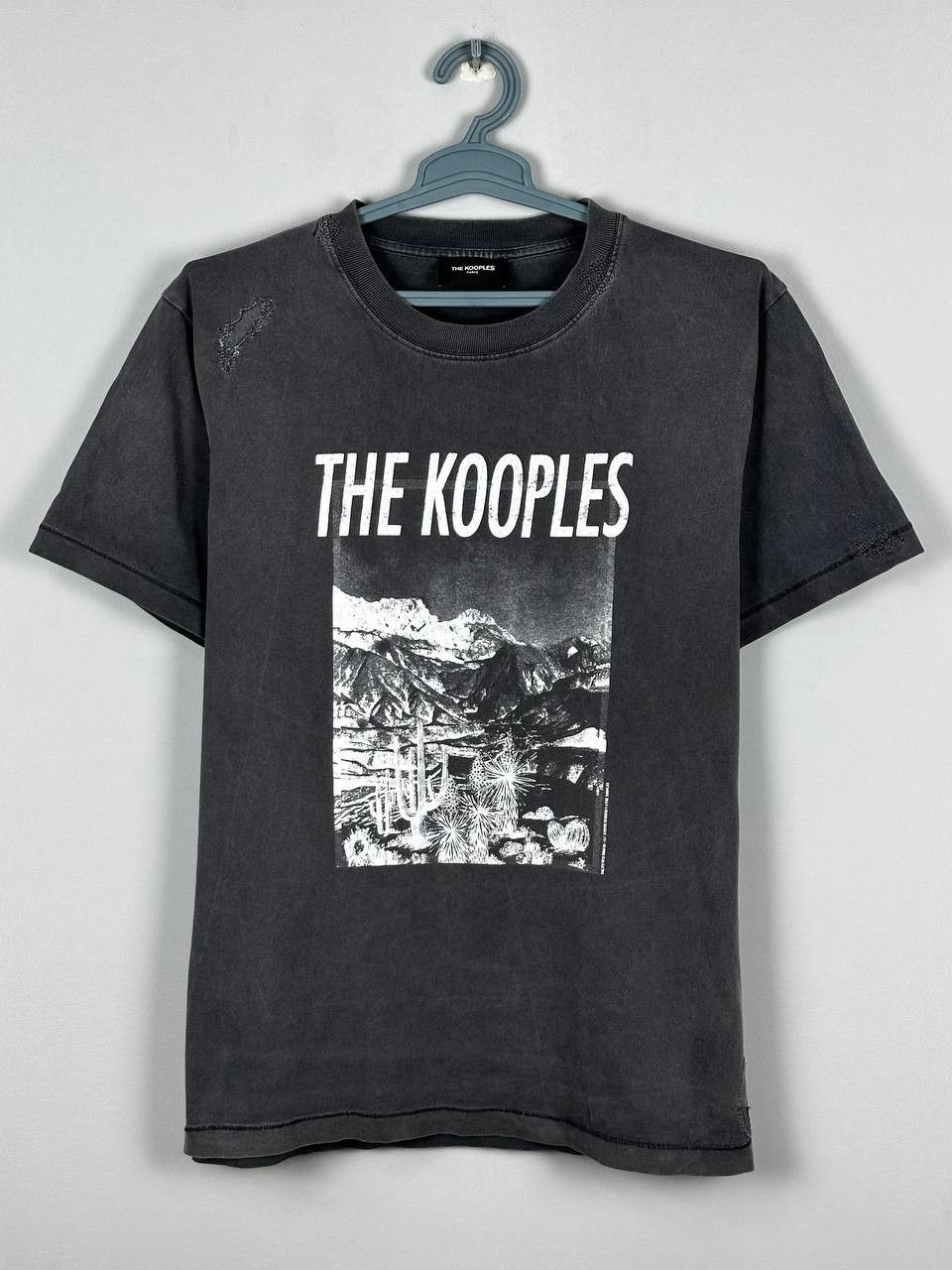 The Kooples The Kooples Paris Distressed Faded Graphic T Shirt Size US L / EU 52-54 / 3 - 1 Thumbnail