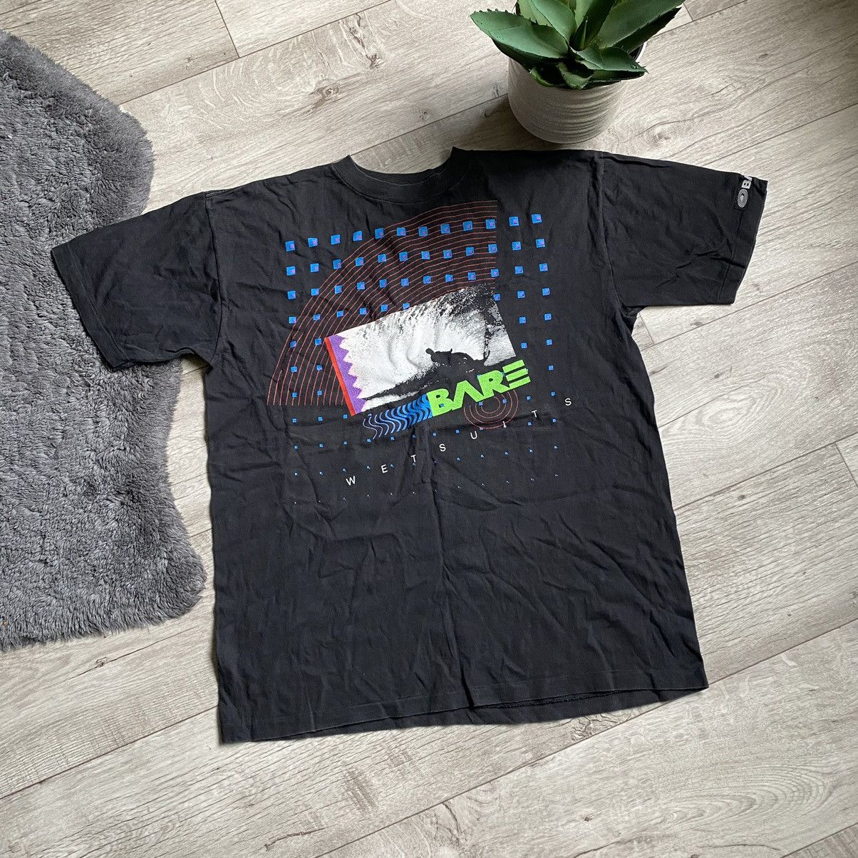 Vintage VINTAGE BARE WETSUITS GRAPHIC PRINT SINGLE STITCH T-SHIRT Size US L / EU 52-54 / 3 - 1 Thumbnail