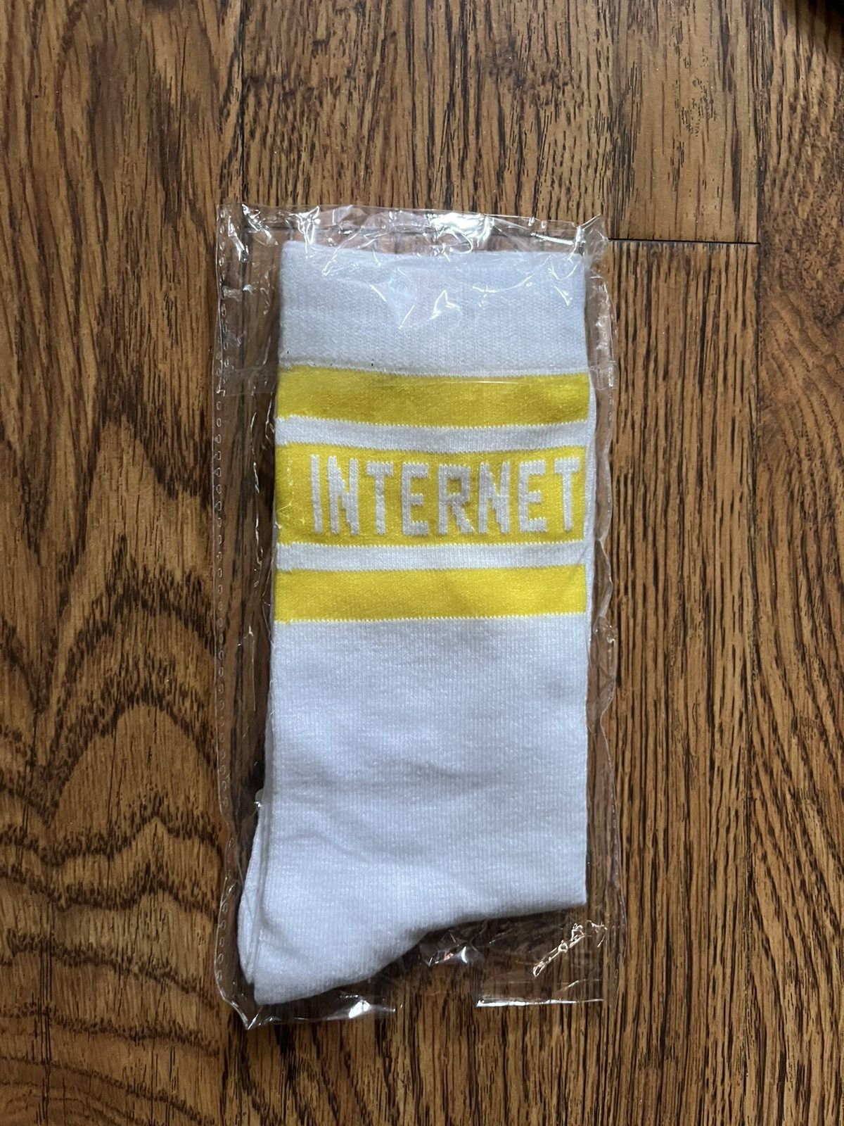 Other The Internet Band Yellow Socks Size ONE SIZE - 1 Thumbnail