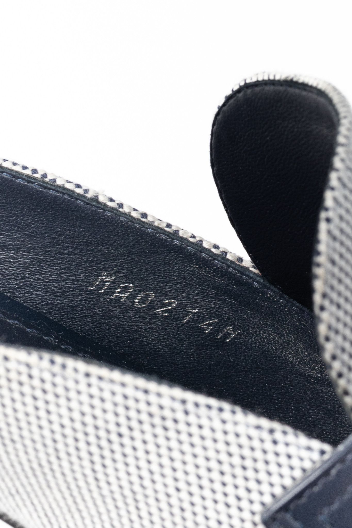 Louis Vuitton Louis Vuitton LV Mare White & Navy Open Back Loafers Size US 7.5 / IT 37.5 - 11 Thumbnail