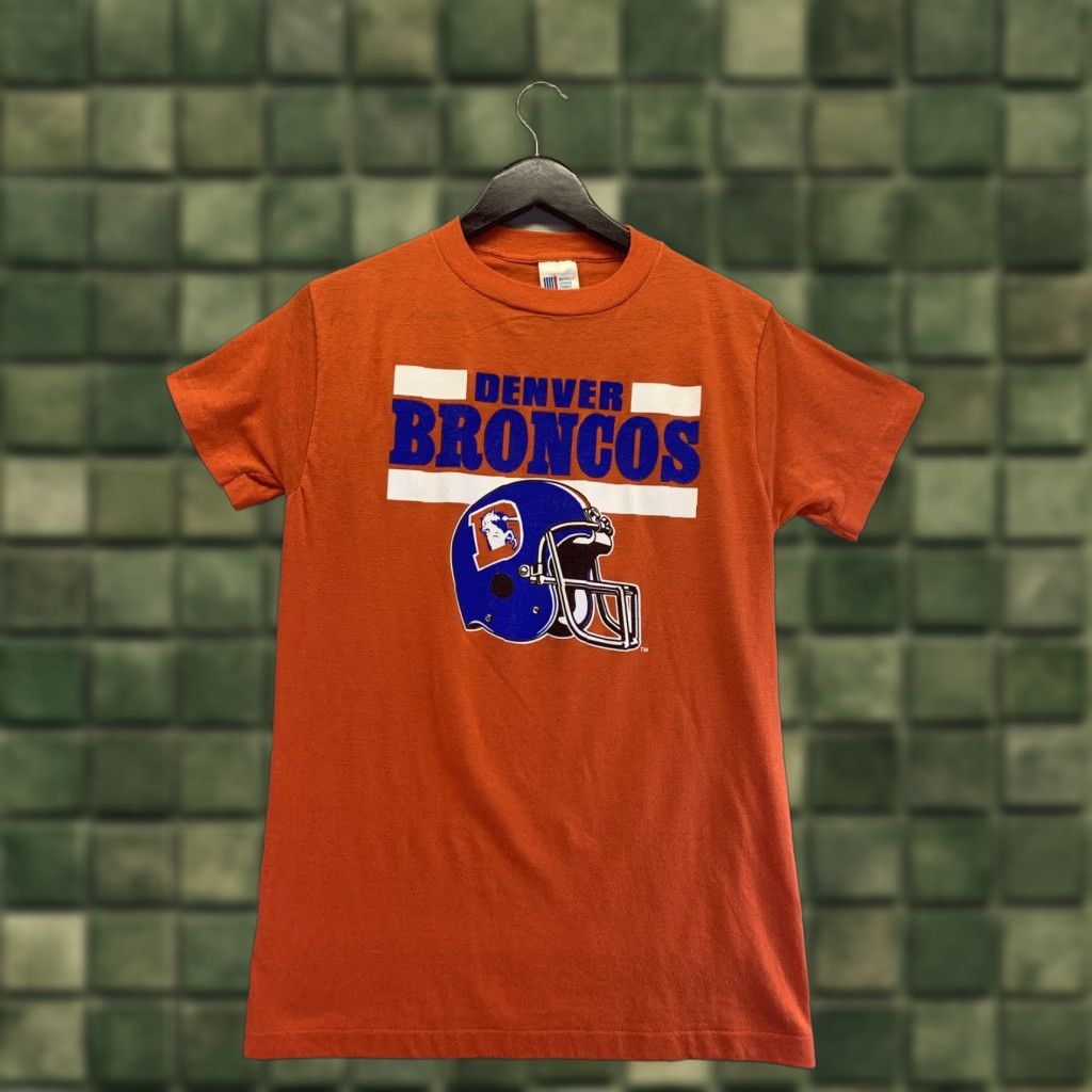 Vintage VINTAGE Denver Bronco Mens Orange Graphic T Shirt Size L Size US L / EU 52-54 / 3 - 1 Thumbnail