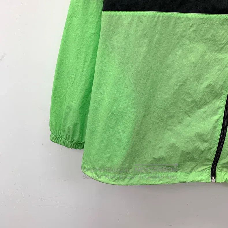 Balenciaga Balenciaga Contrast color logo lettering print stand colla Size XXS / US 00 / IT 34 - 4 Thumbnail