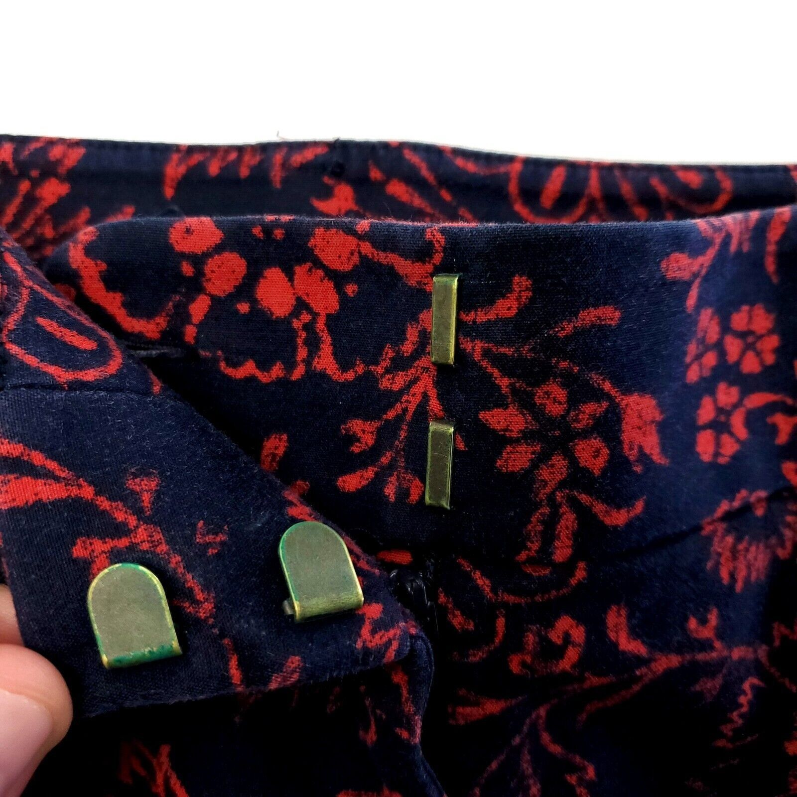 Ann Taylor Ann Taylor Loft Riviera Blue Red Floral Capri Cotton Rayon P Size 29" - 5 Thumbnail