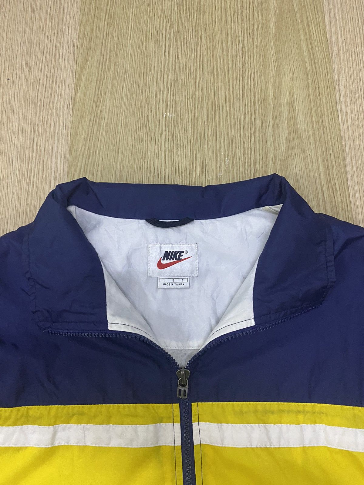 Nike × Vintage Vintage Nike swoosh logo windbreaker jacket Size US L / EU 52-54 / 3 - 6 Thumbnail