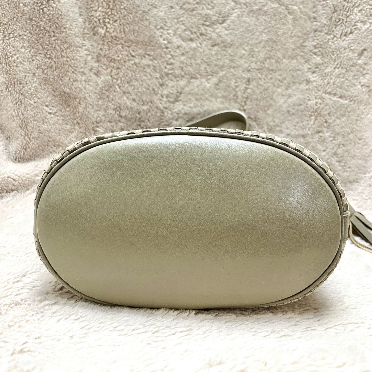 Yves Saint Laurent RARE YSL Vintage Woven Taupe Shoulder Bag Size ONE SIZE - 4 Thumbnail
