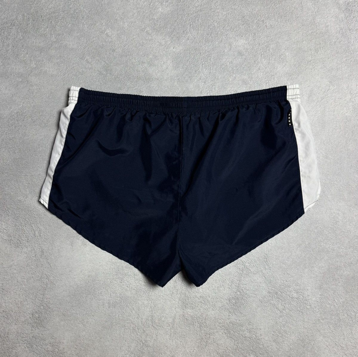 Nike Nike Vintage Running Shorts Size US 30 / EU 46 - 2 Thumbnail