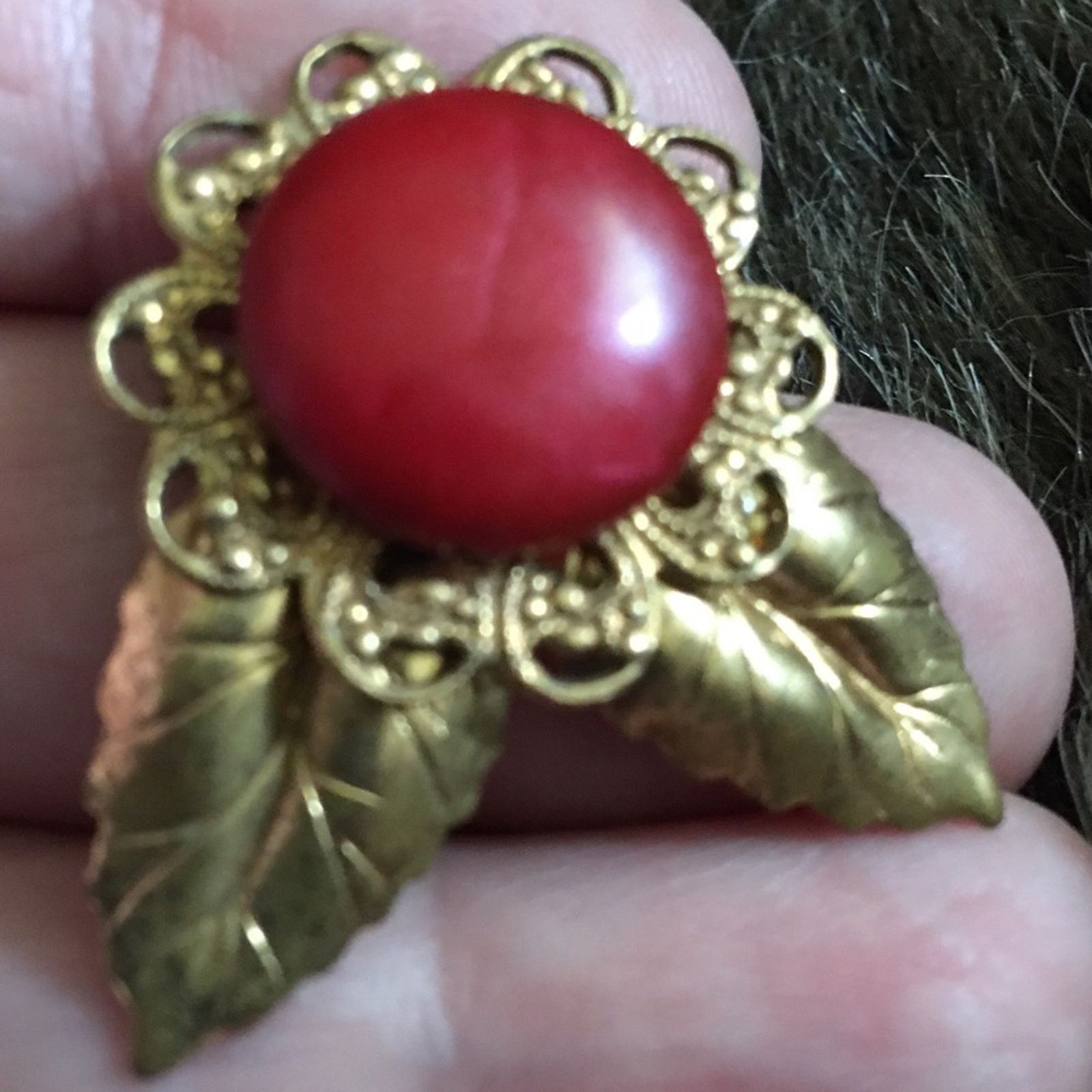 Vintage Vintage 50s red marble bakelite earring brooch set Size ONE SIZE - 6 Thumbnail
