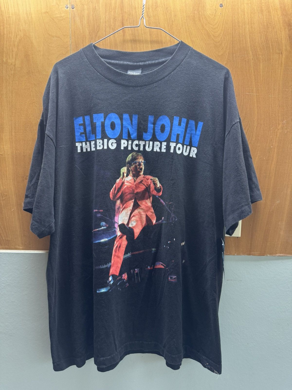 Vintage Vintage Elton John Tour Tee Size US XL / EU 56 / 4 - 1 Thumbnail