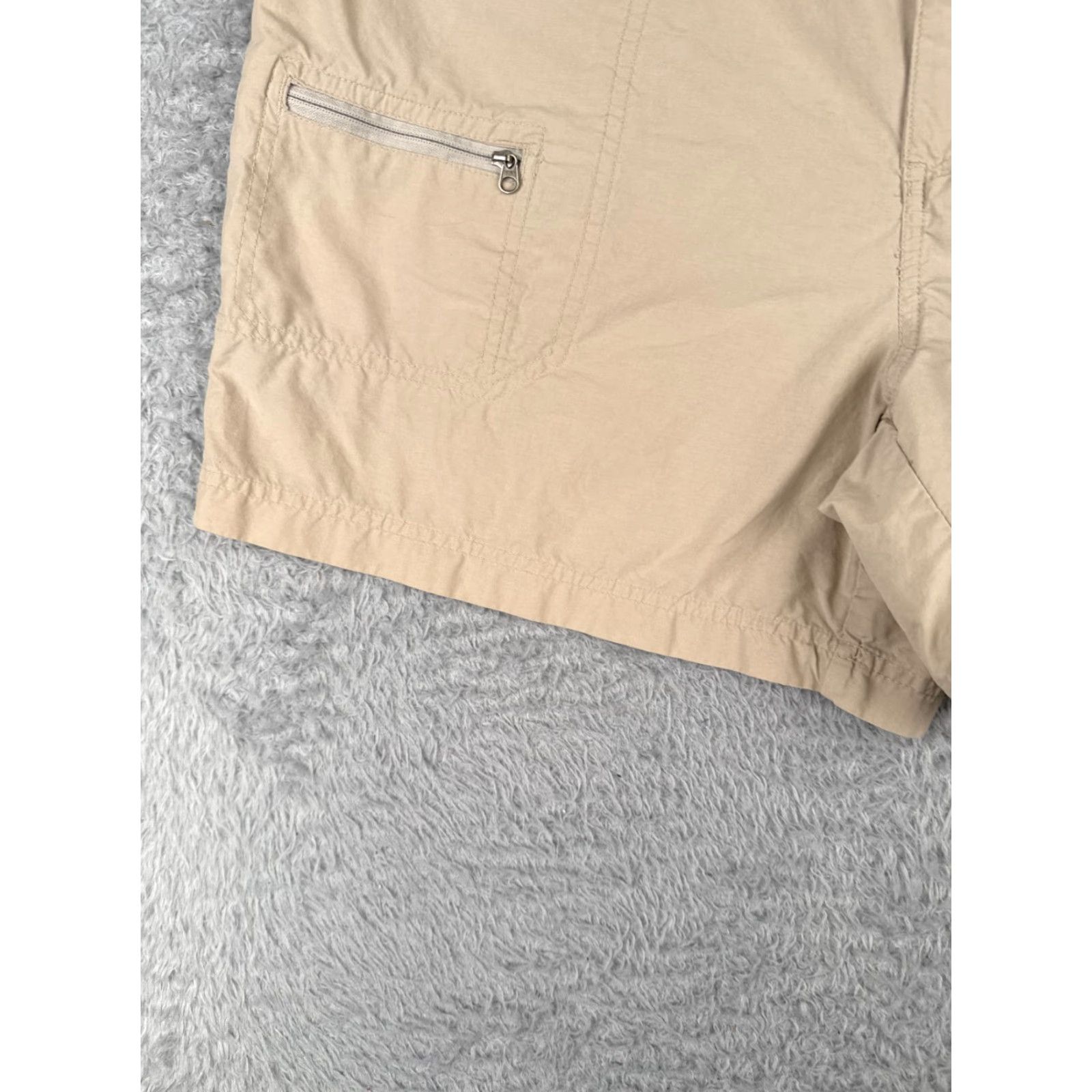 Vintage Columbia Shorts Women Large Beige Cargo Elastic Waist Cotton Nylon Blend 34x5 Cargo Pocket Logo 5 in Inseam Regular Vintage No Size 36" / US 14 / IT 50 - 3 Thumbnail