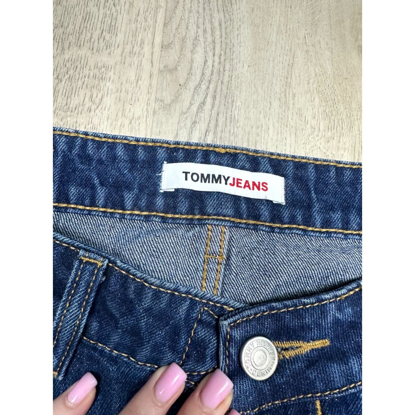 Tommy Hilfiger VINTAGE Tommy Hilfiger Jeans Mens Denim Pants Looney Tunes Size 36 Blue Hip Hop Straight 34in Inseam 36x34 Mens Size US 36 / EU 52 - 7 Thumbnail