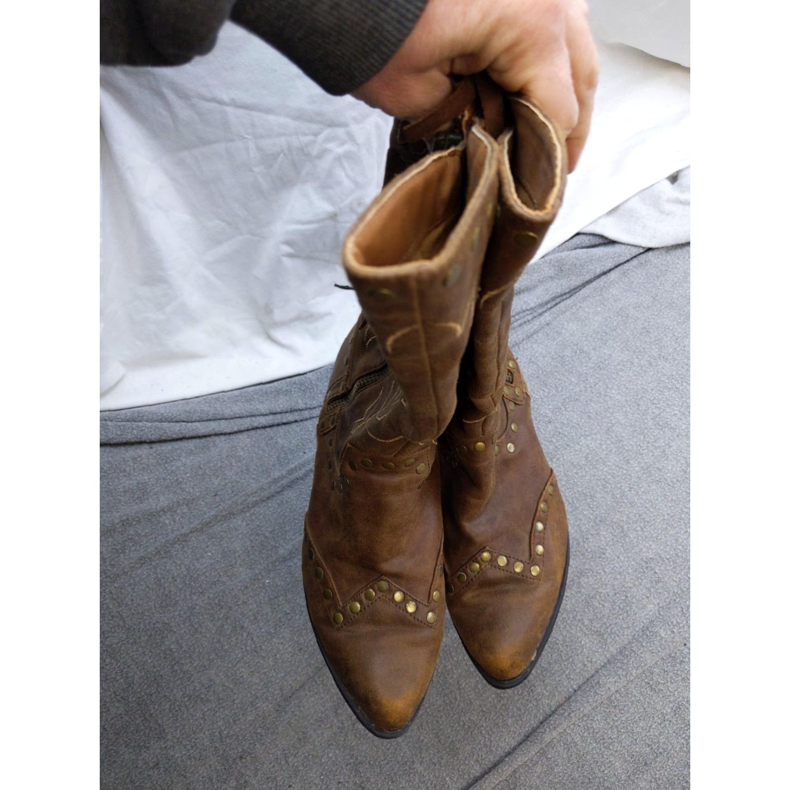 Matisse Coconuts by Matisse Boots Western Mid Calf Studded Brown Womens Size 6.5 US 6.5M Shoes/Boots Women's Western Brown Studded Mid-Calf Size US 7 / IT 37 - 4 Thumbnail